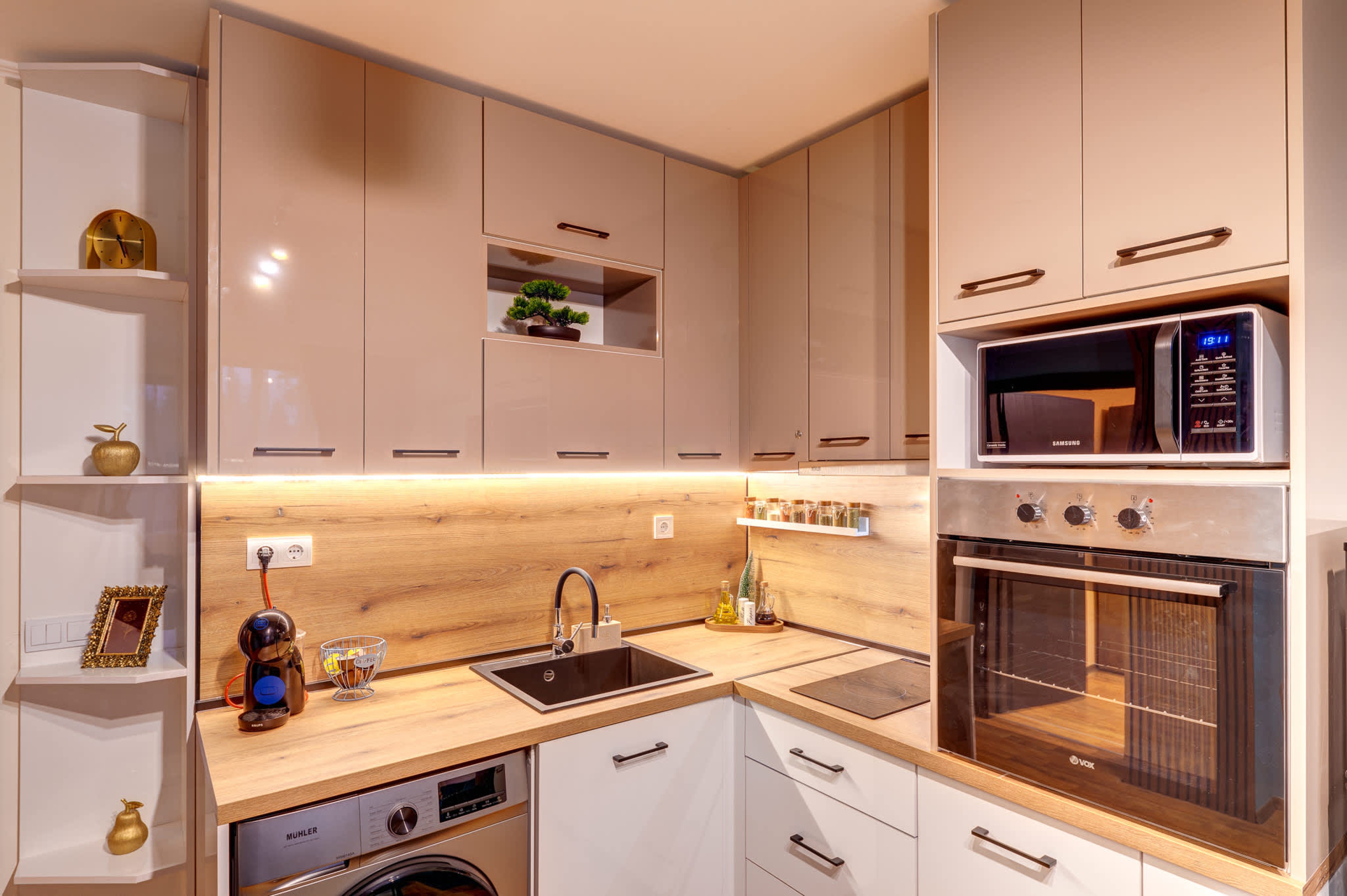 Scoutaround White Logo