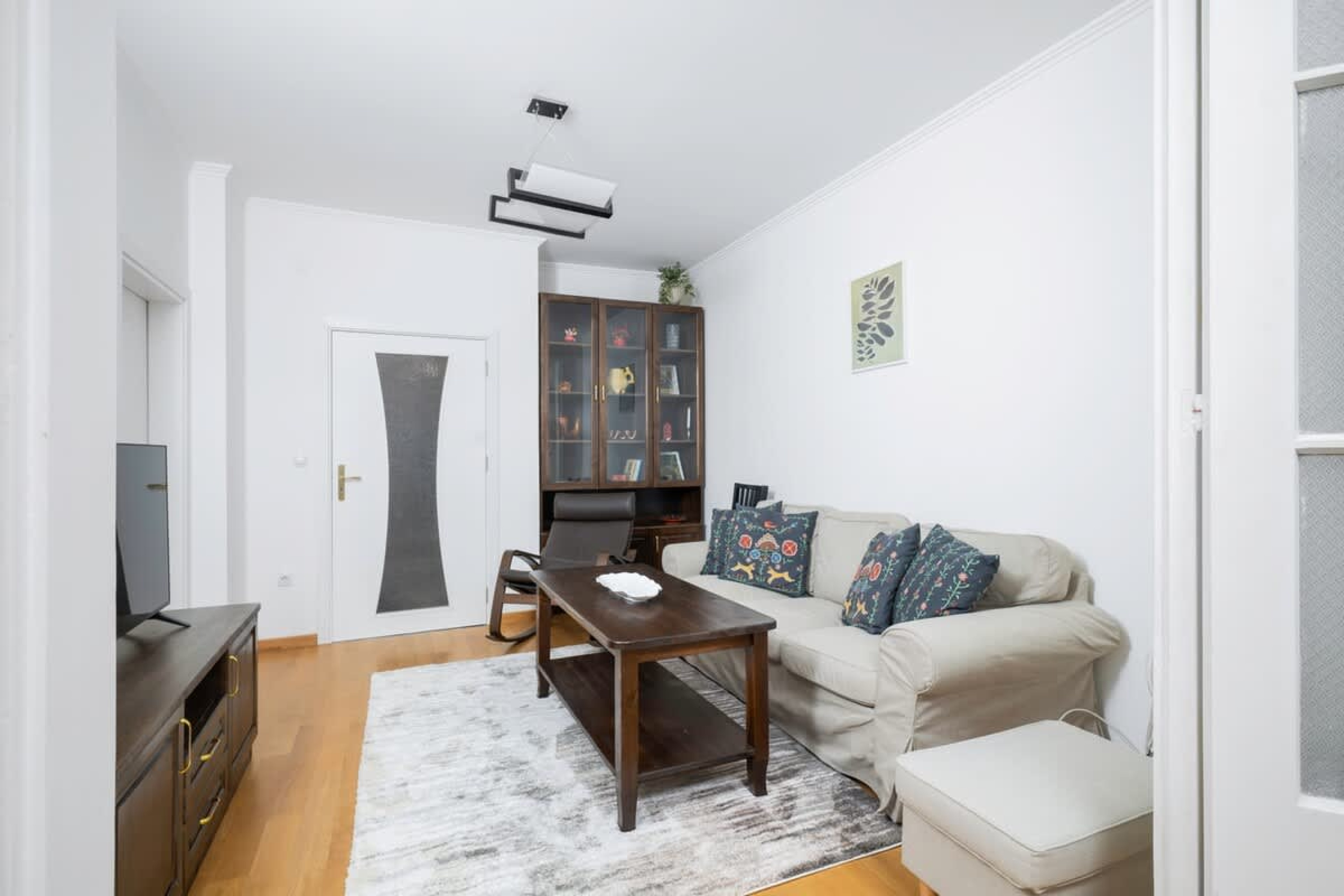 Scoutaround White Logo