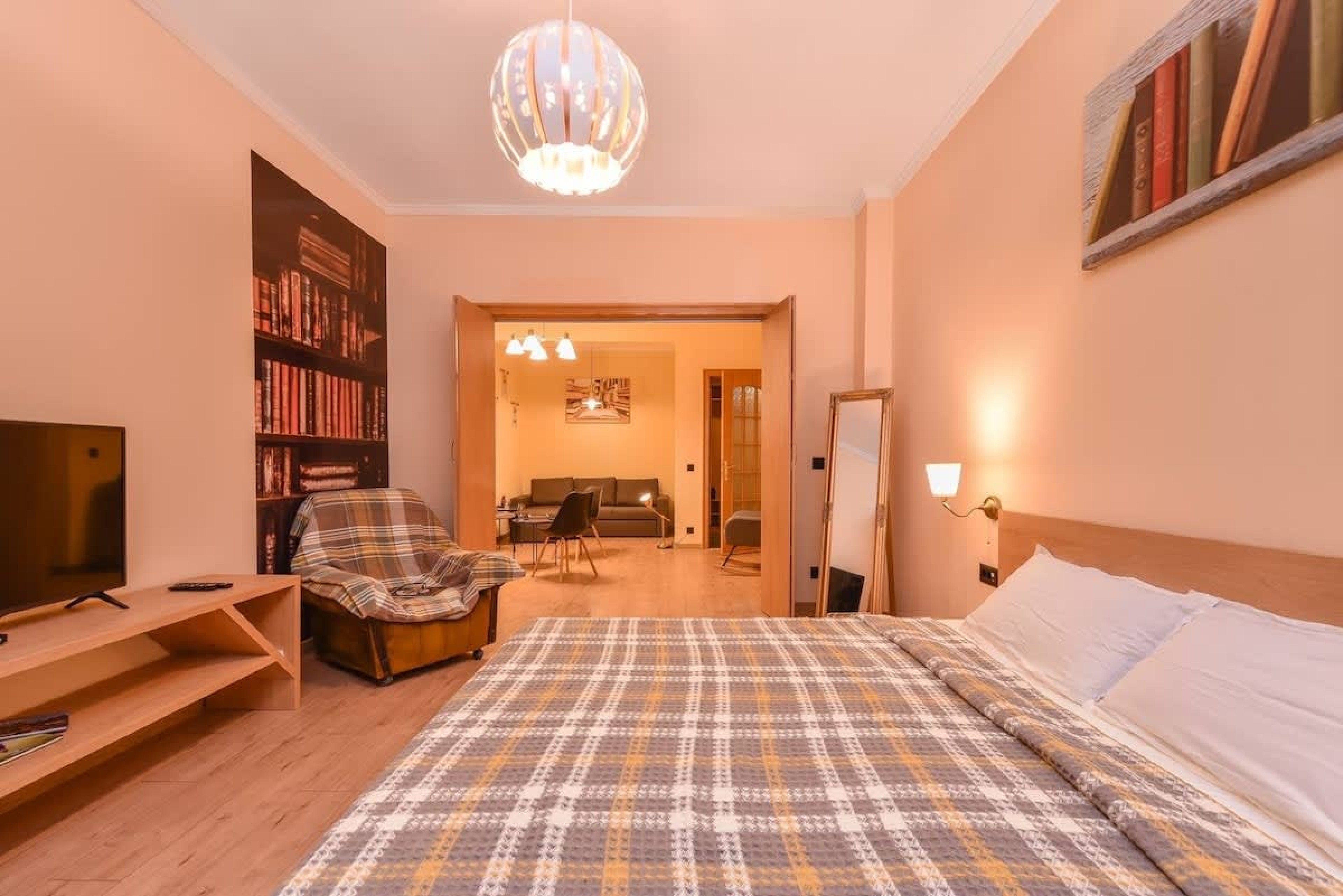 Scoutaround White Logo