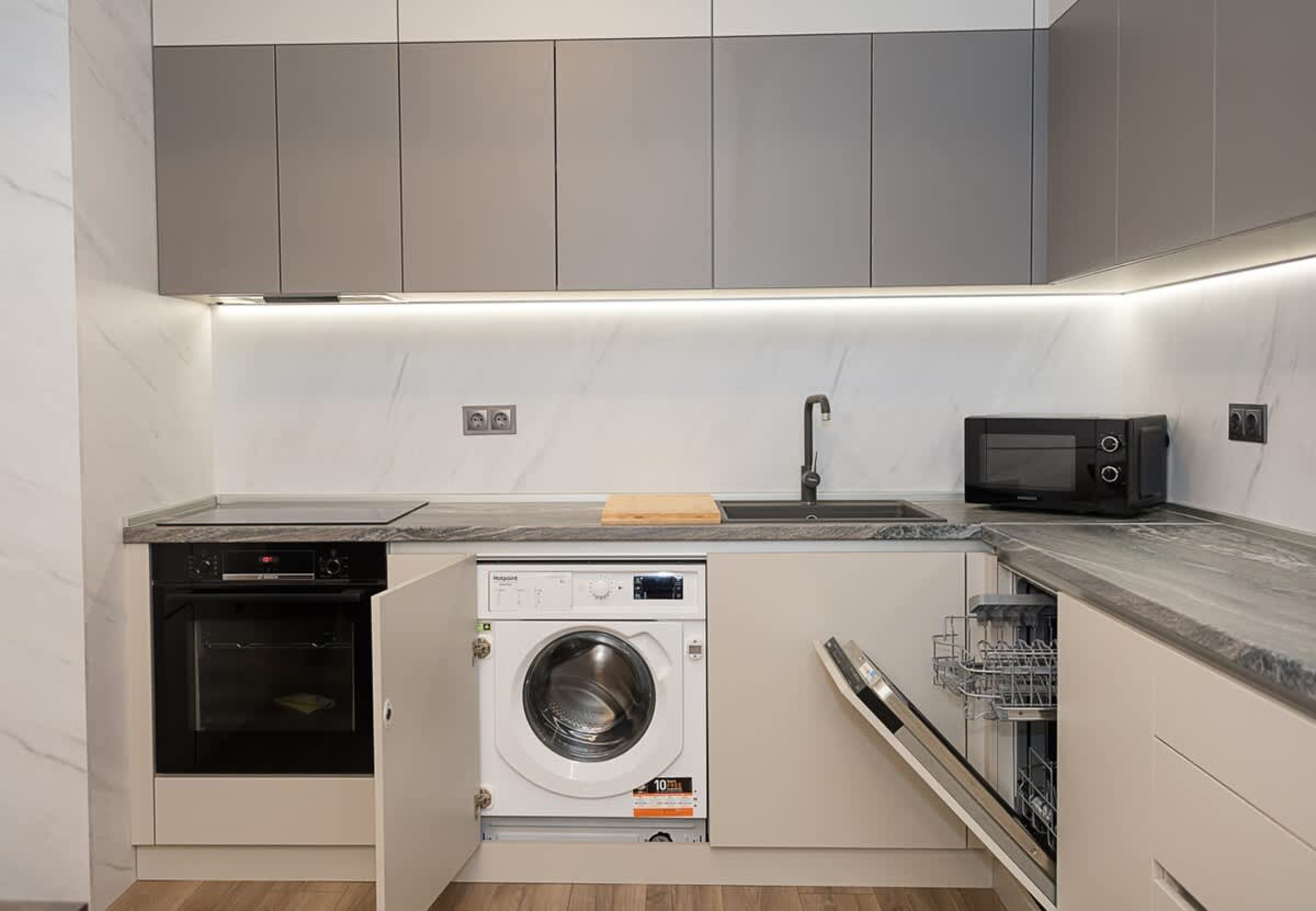 Scoutaround White Logo