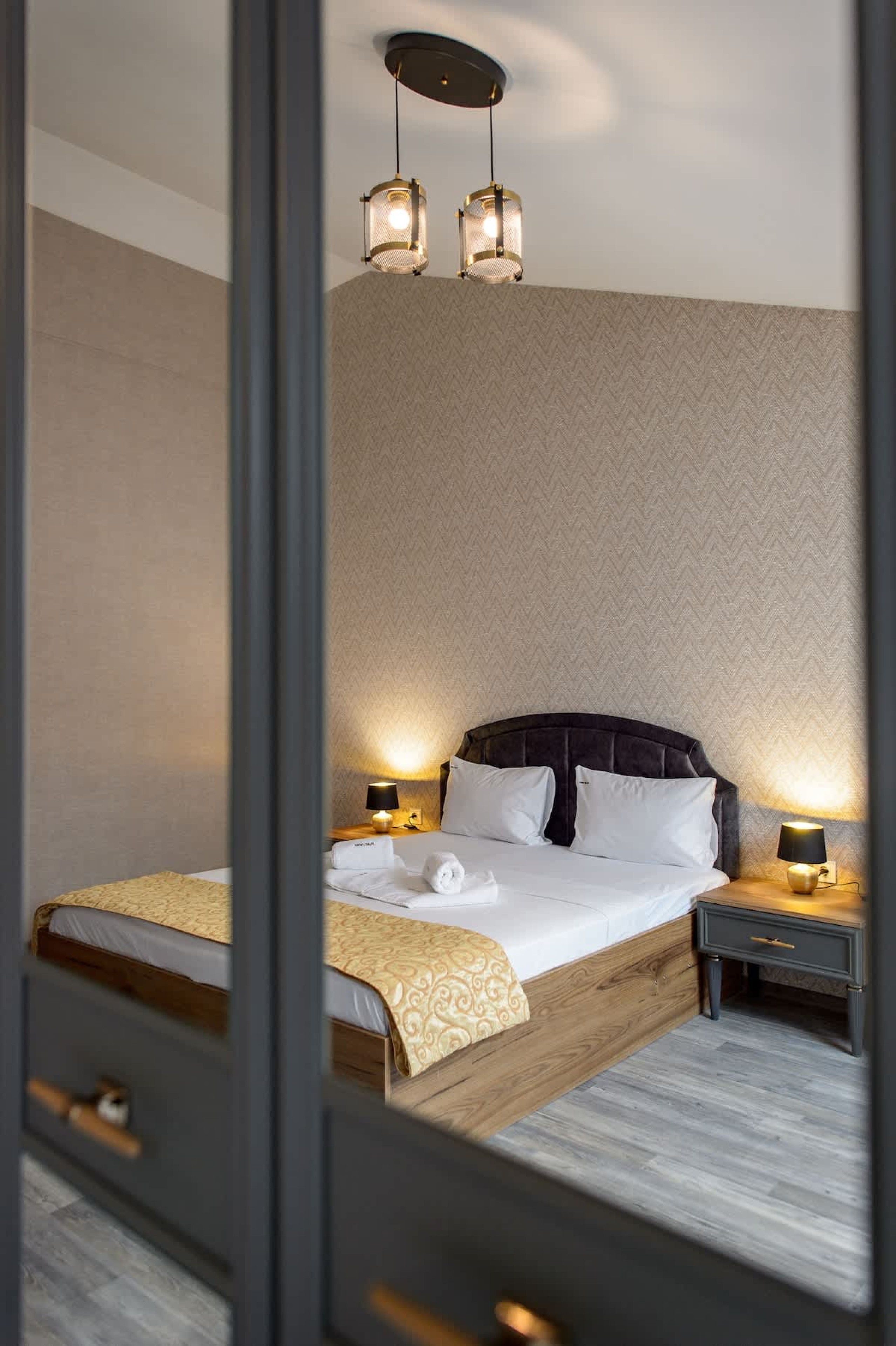 Scoutaround White Logo