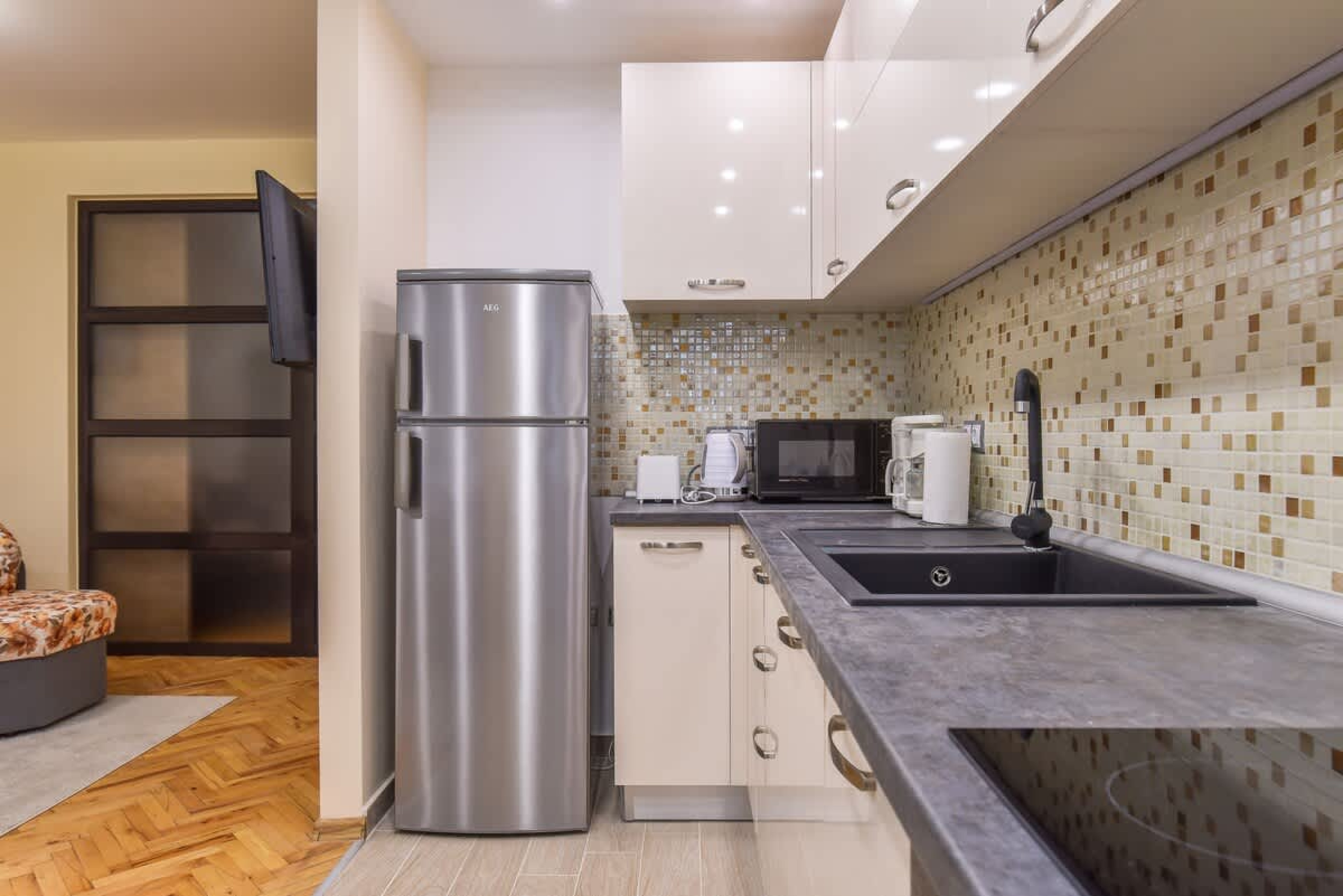 Scoutaround White Logo