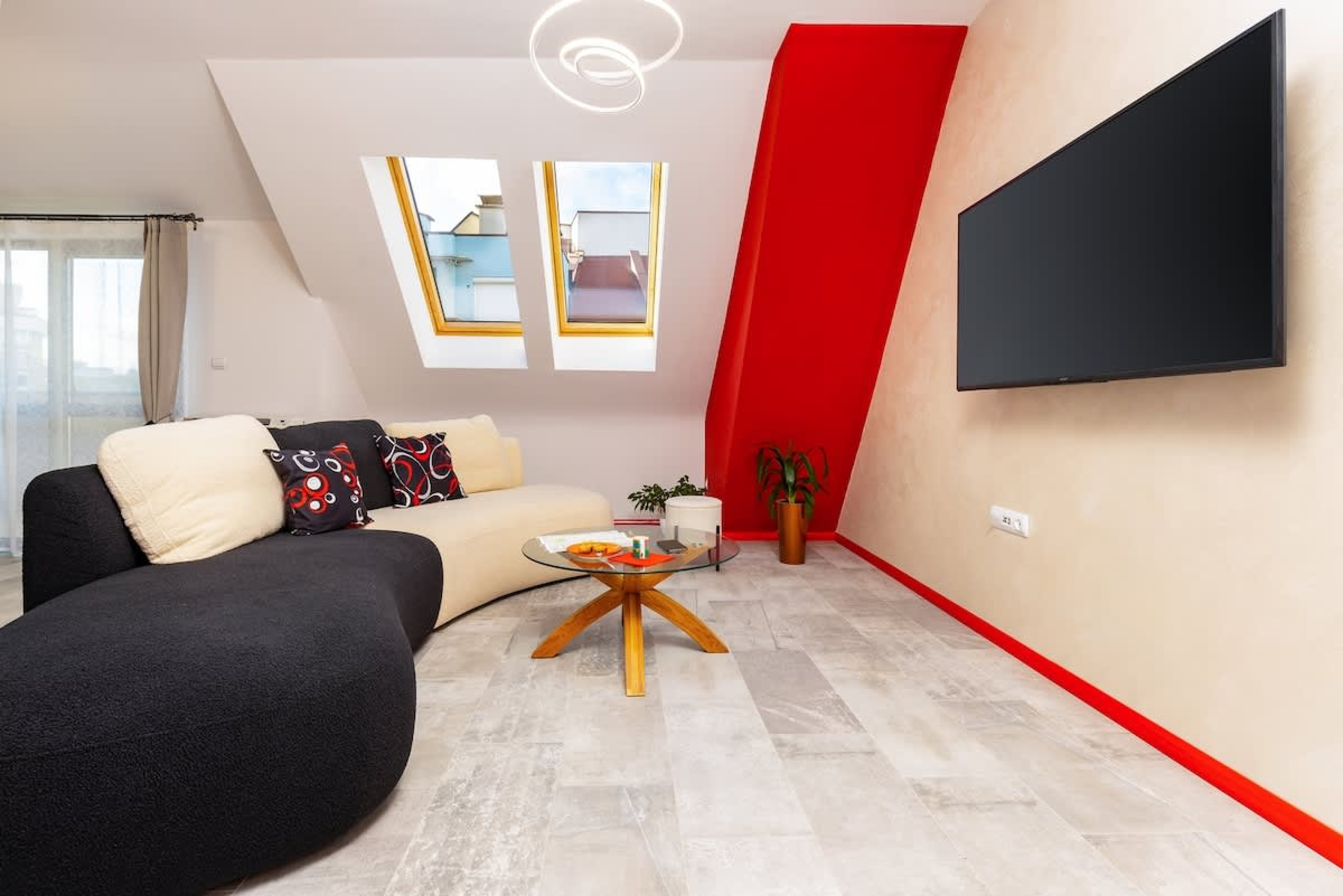 Scoutaround White Logo