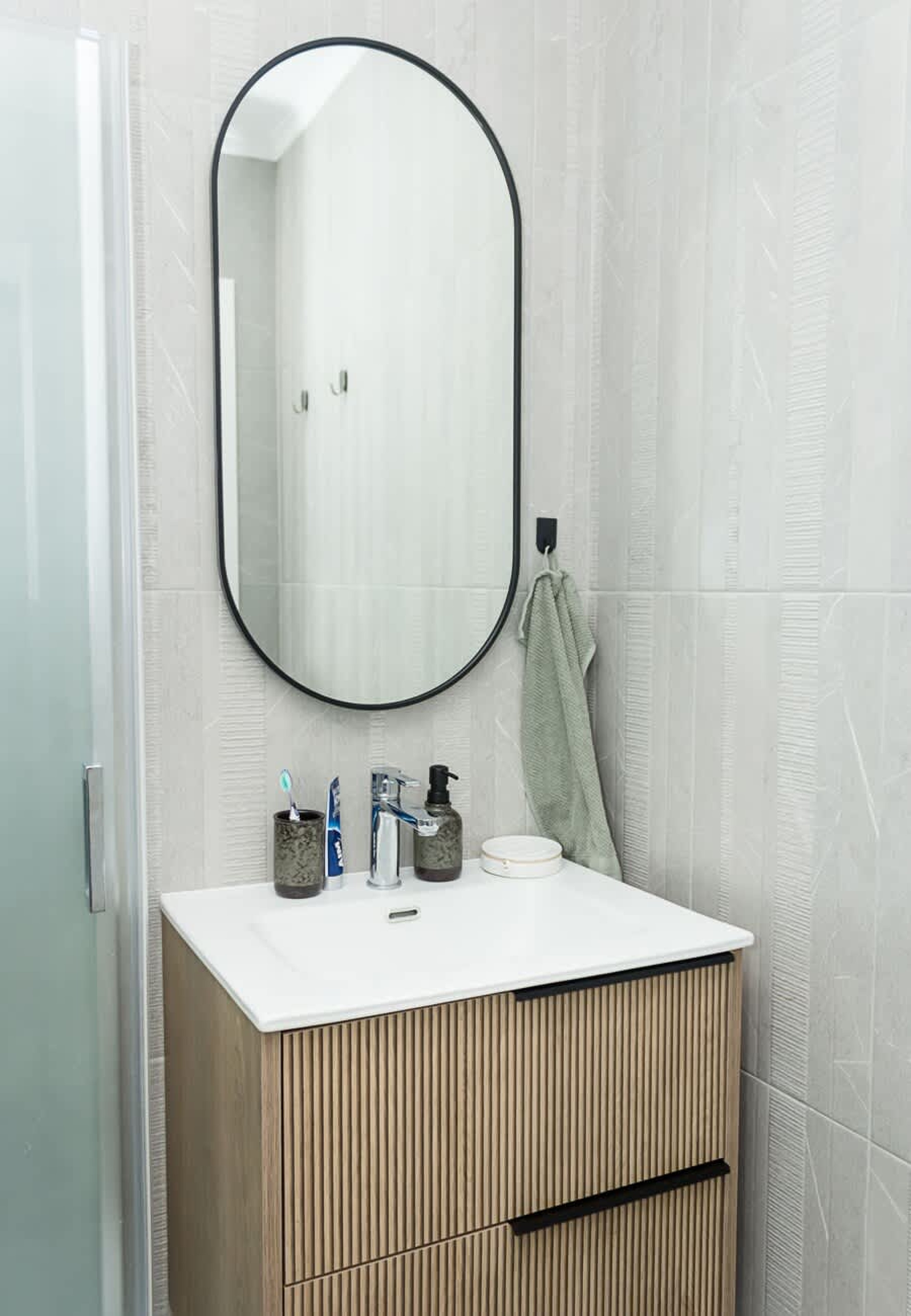 Sea View 1BD Modern Flat in Chayka - Photo 21