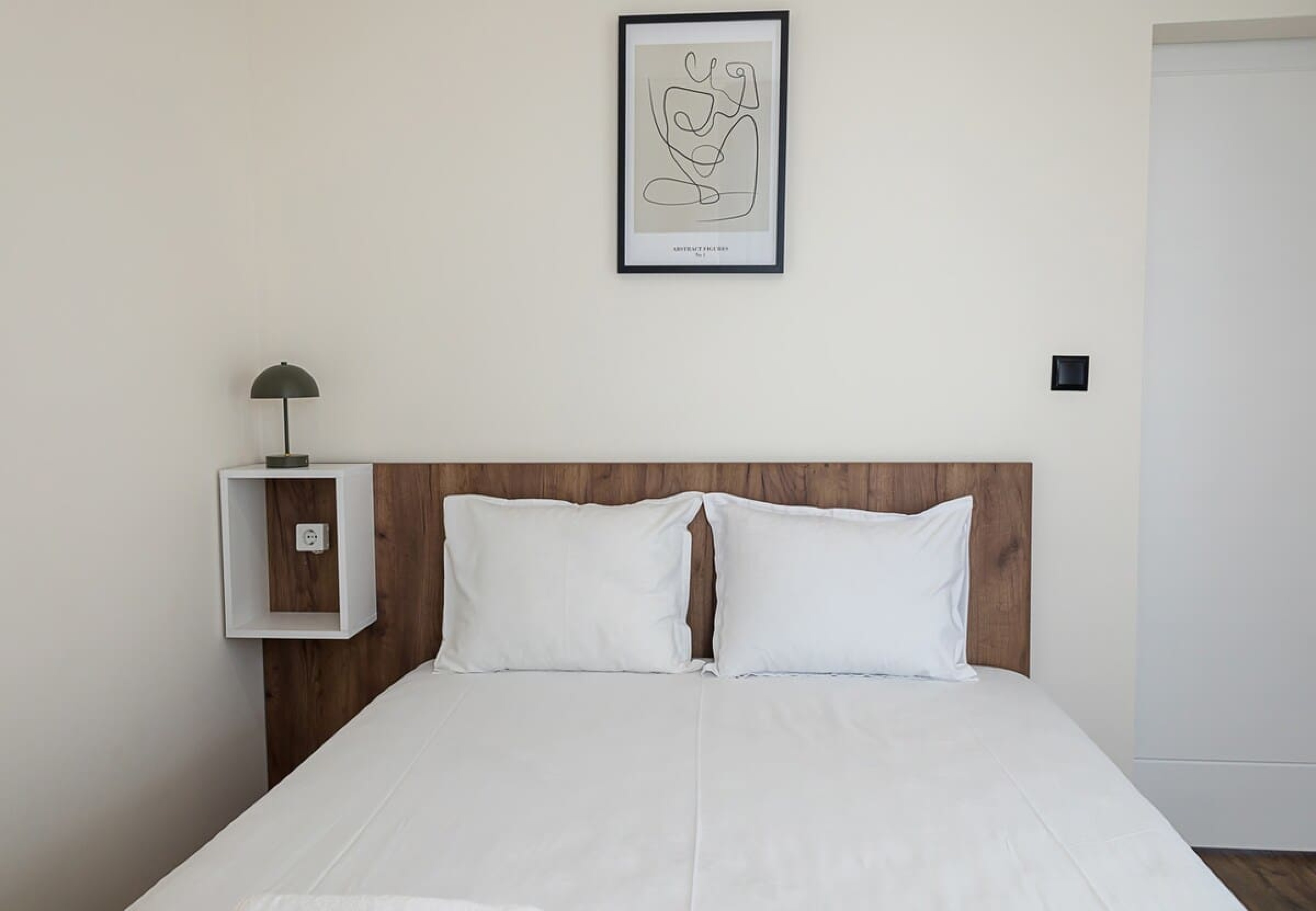 Scoutaround White Logo