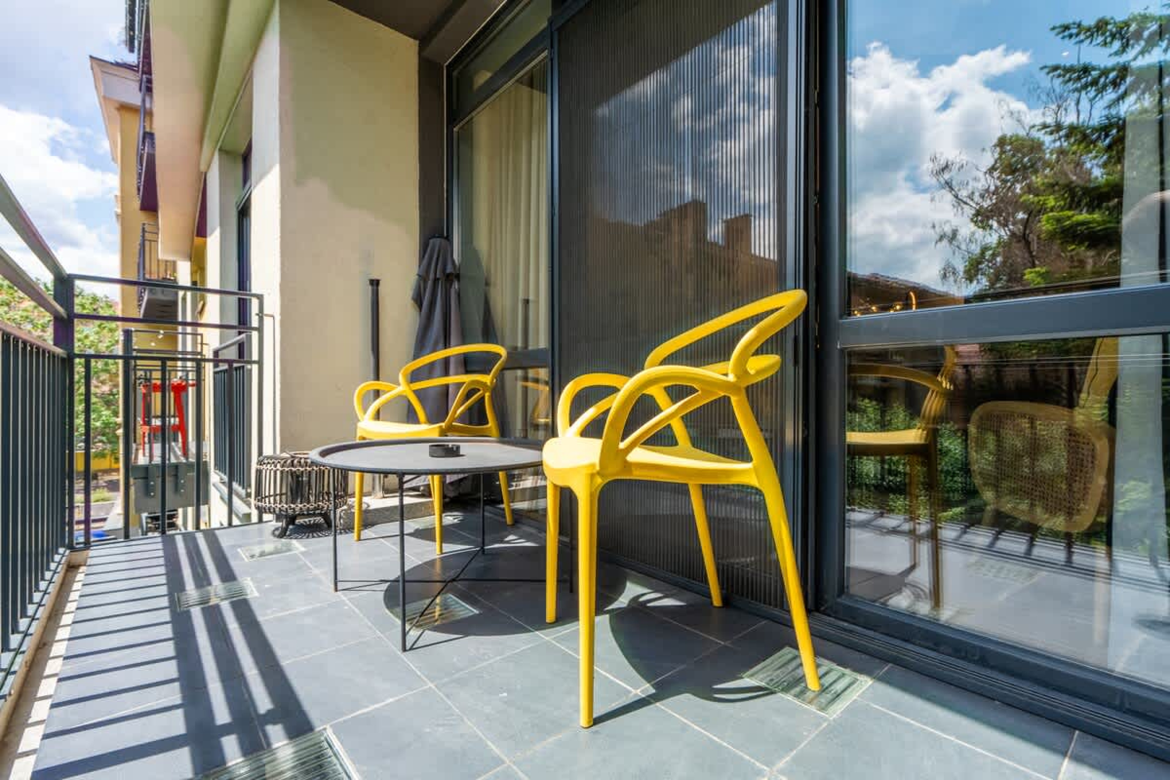 Scoutaround White Logo