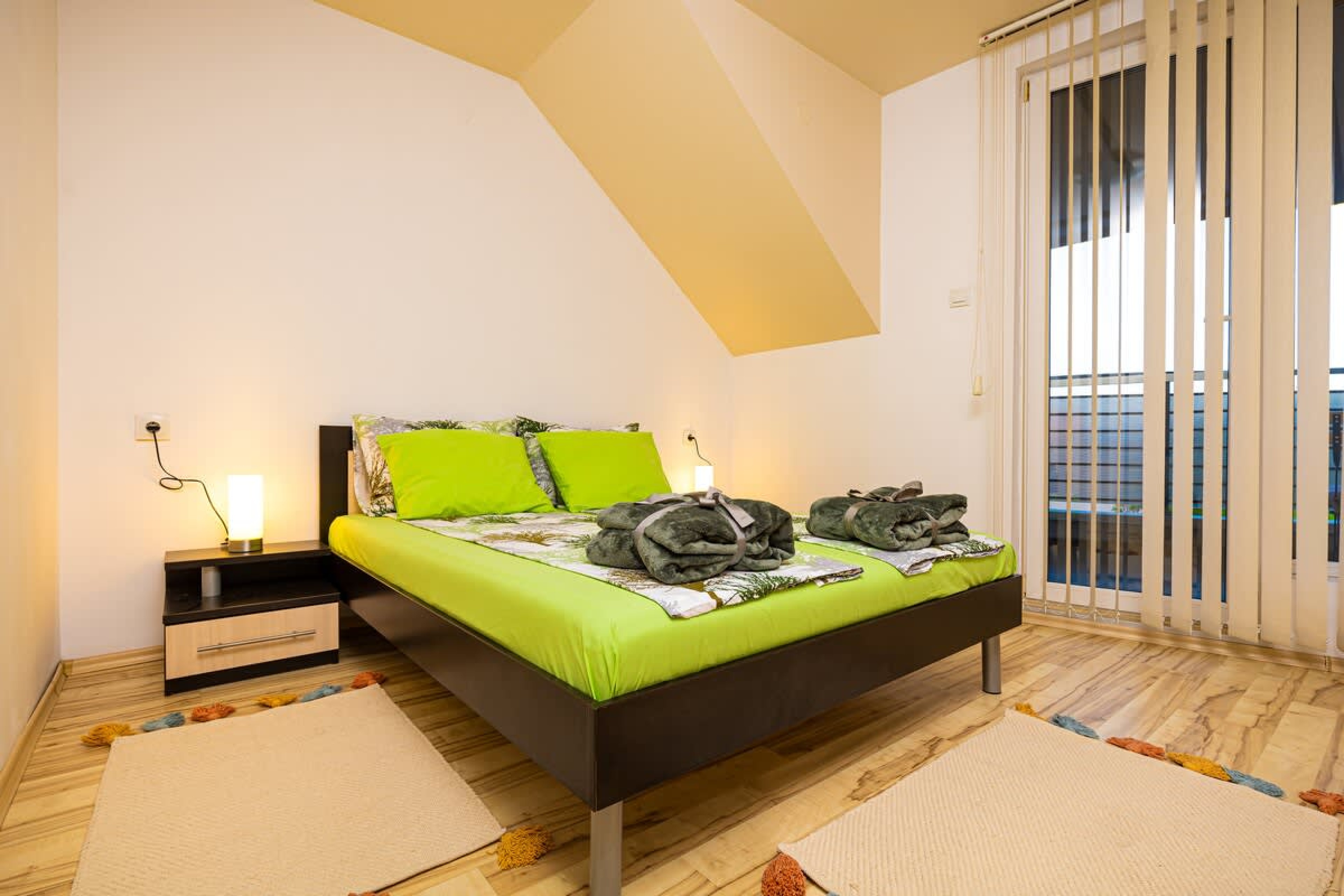 Scoutaround White Logo