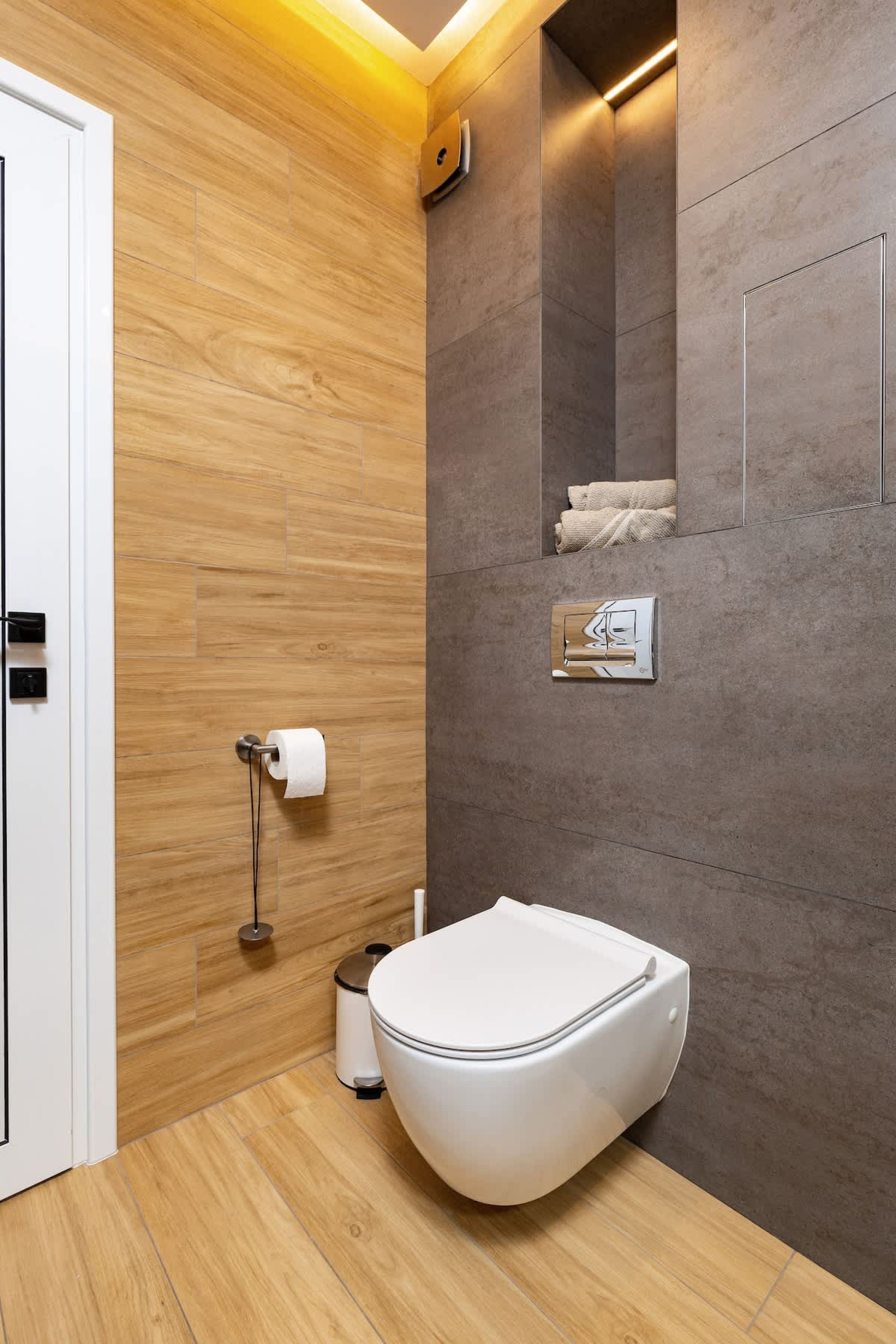 Scoutaround White Logo