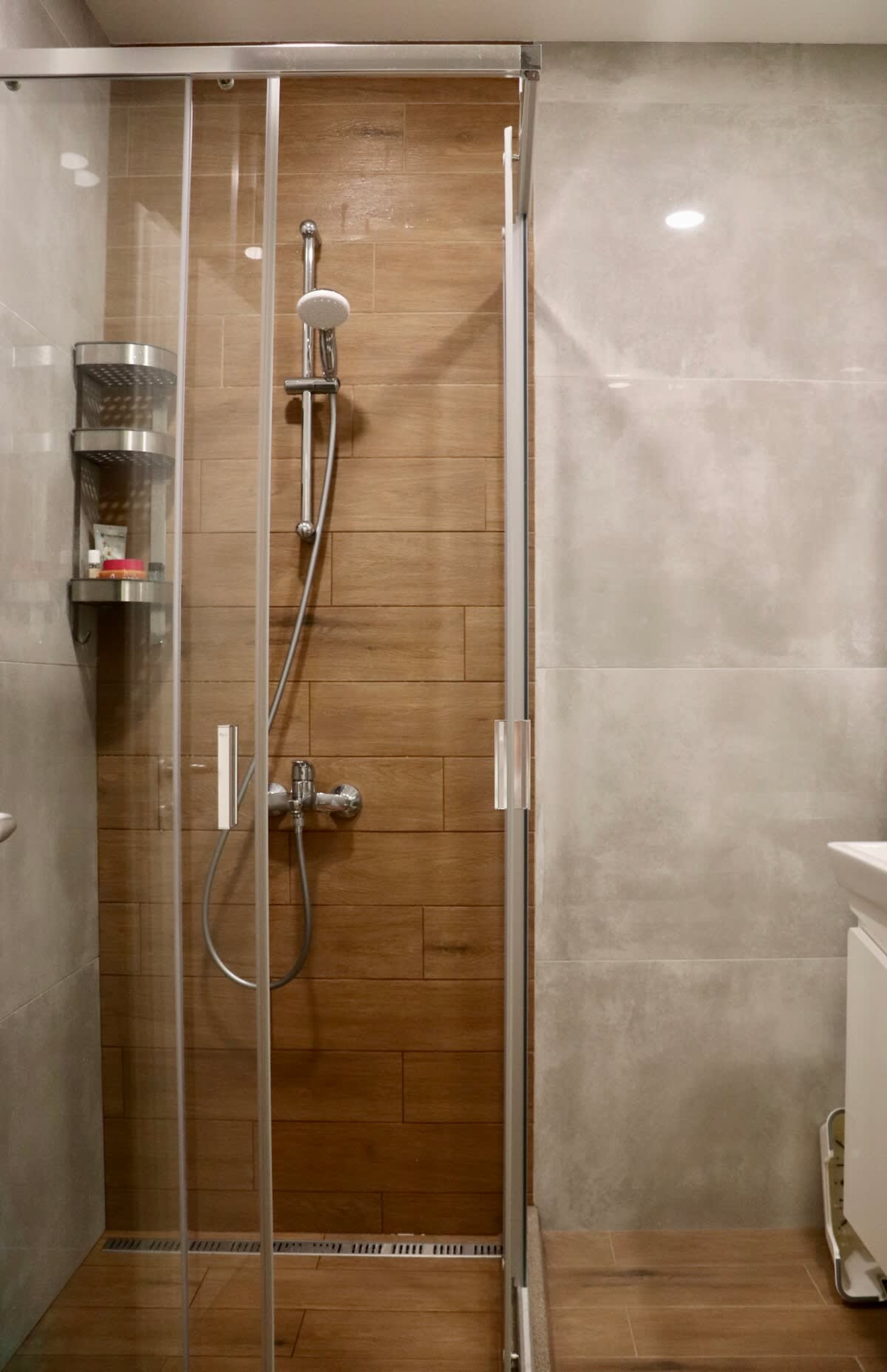 Scoutaround White Logo