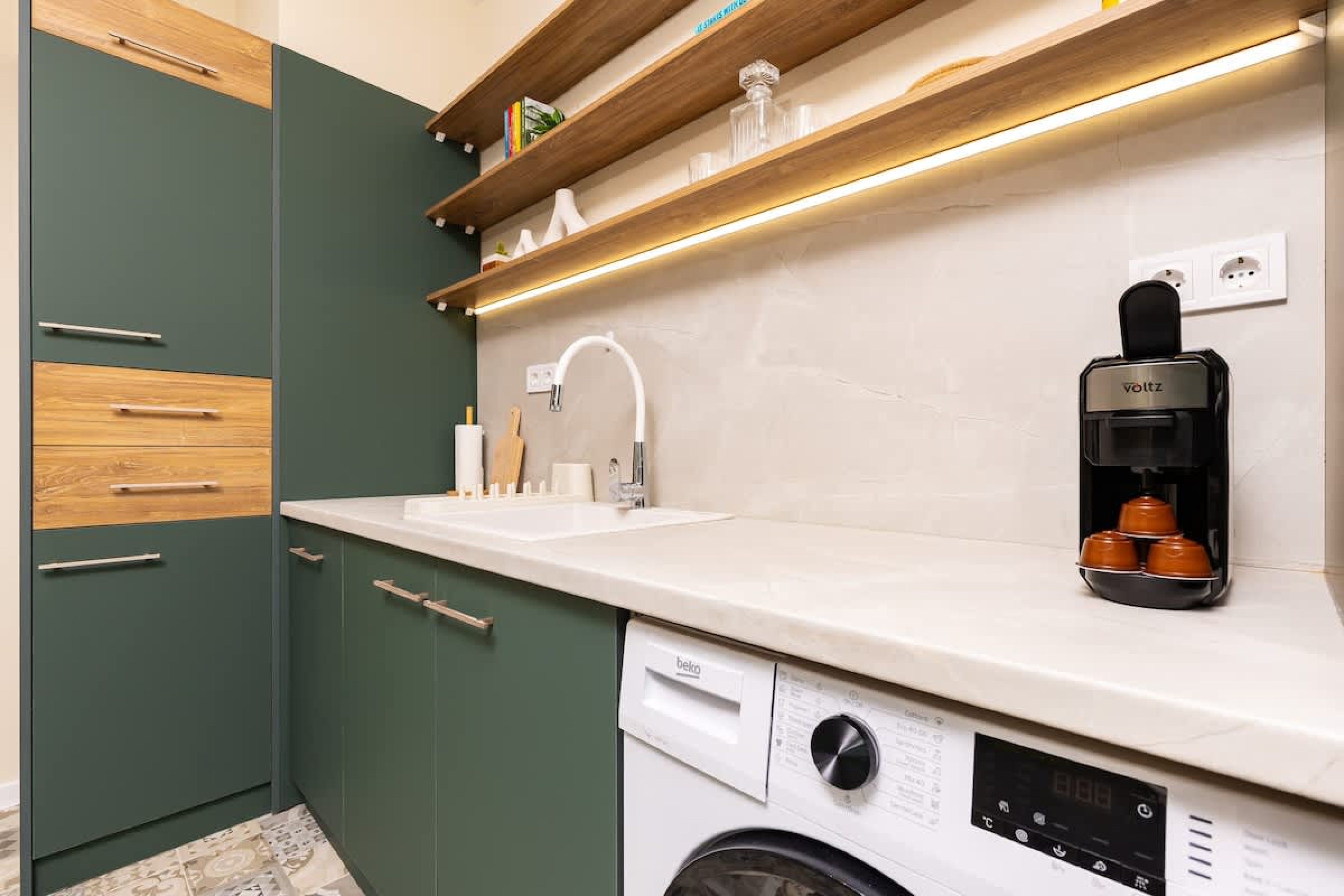 Serene Living in the Heart of Plovdiv - Photo 5