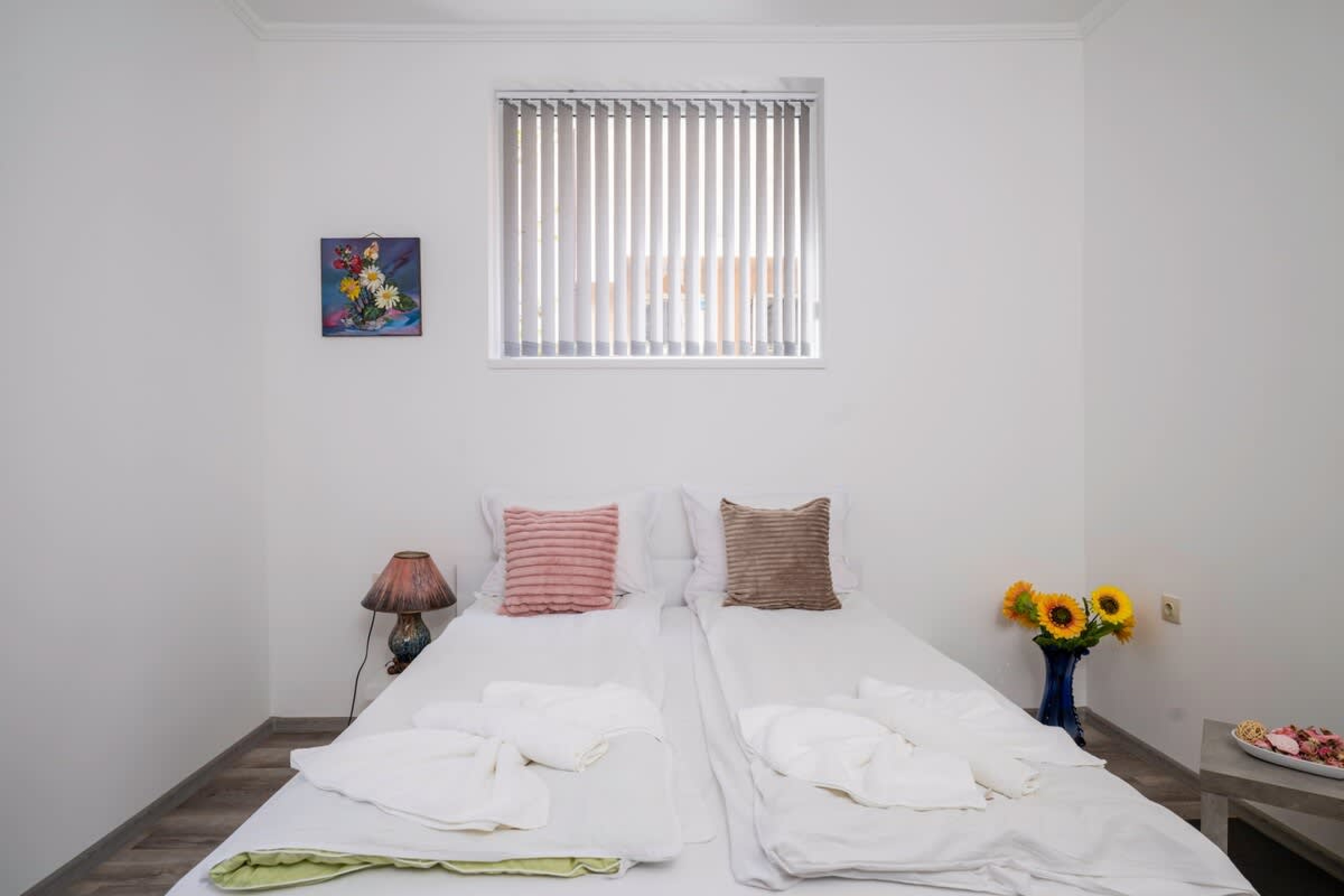 Scoutaround White Logo