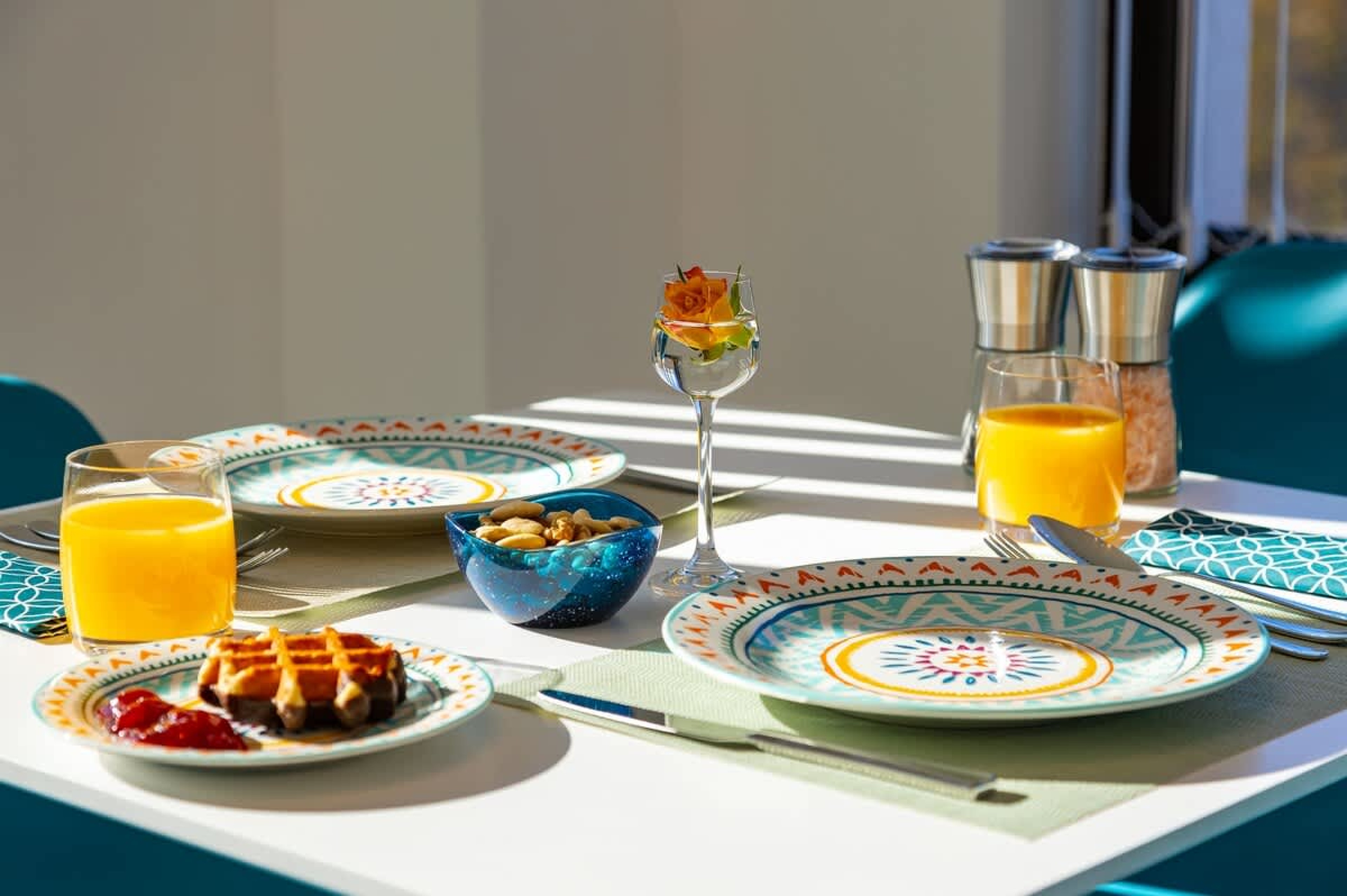 Scoutaround White Logo