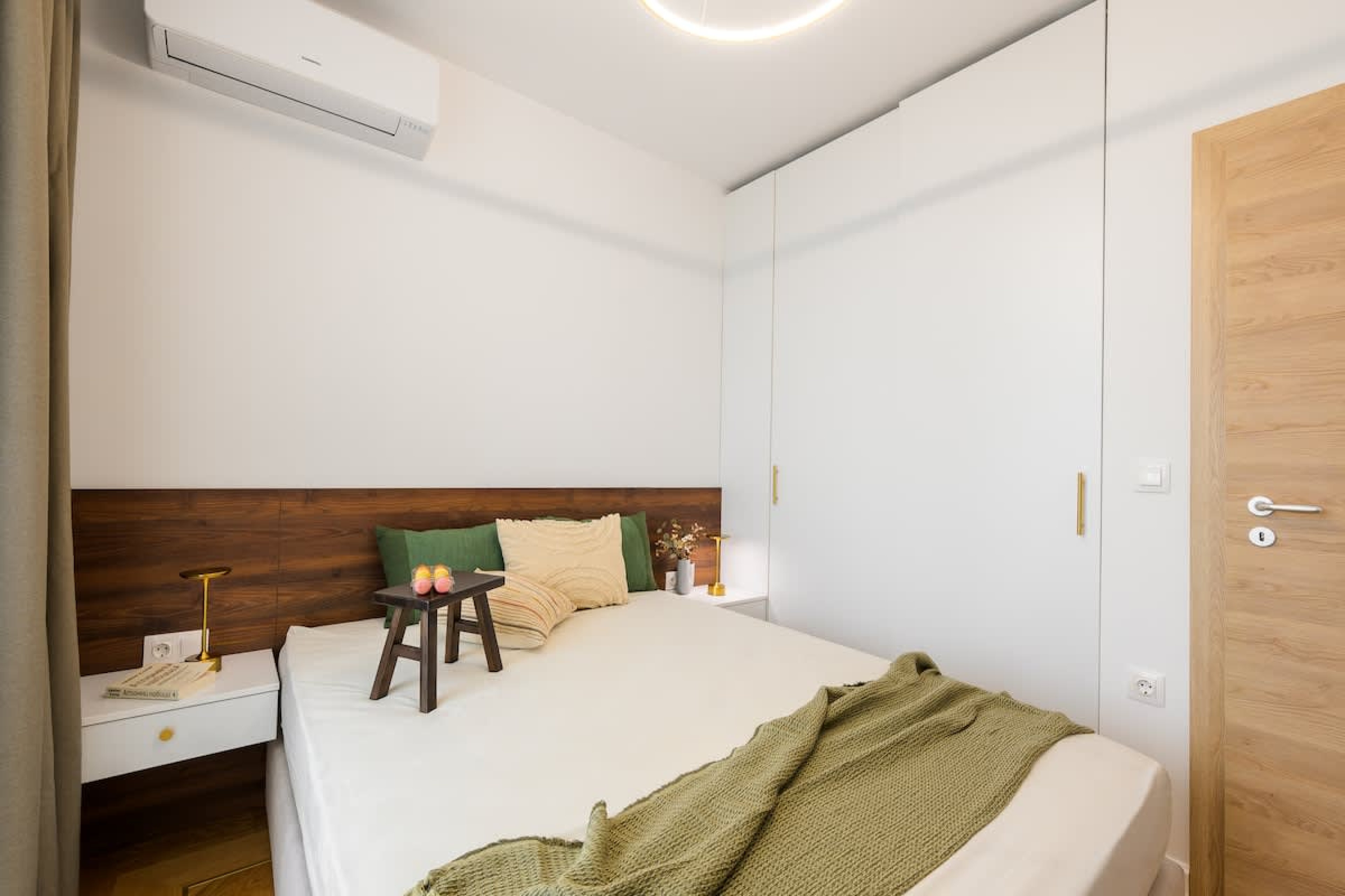 Scoutaround White Logo