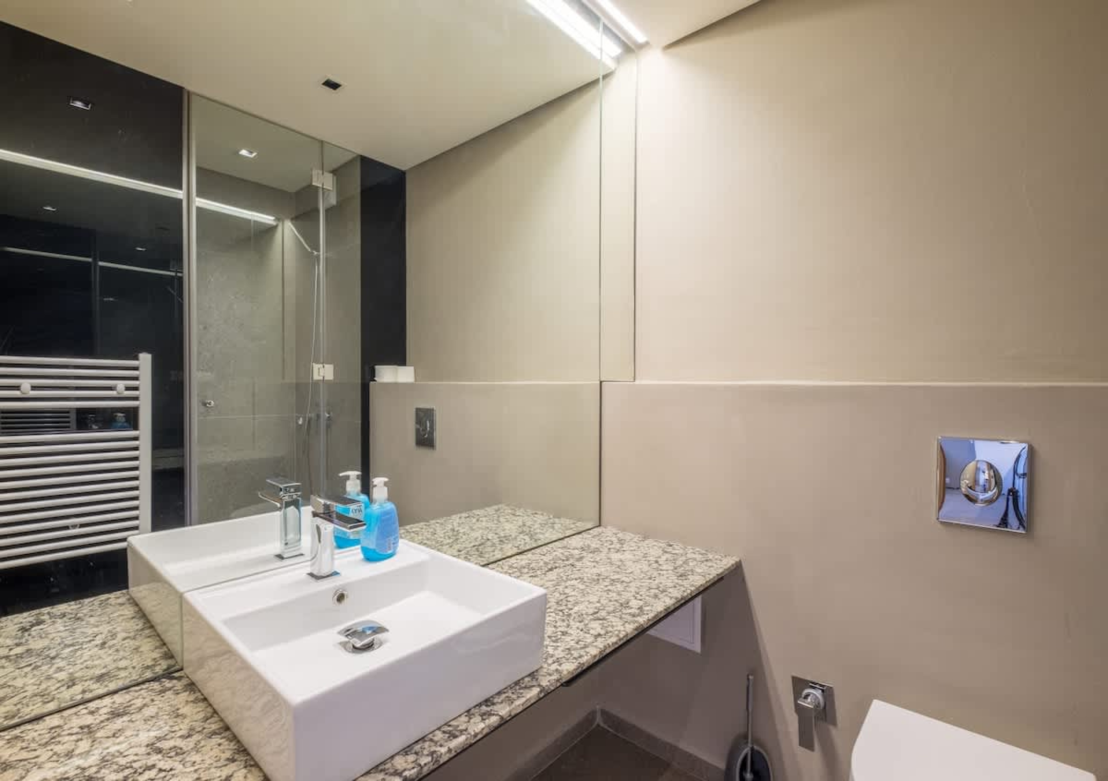 Scoutaround White Logo