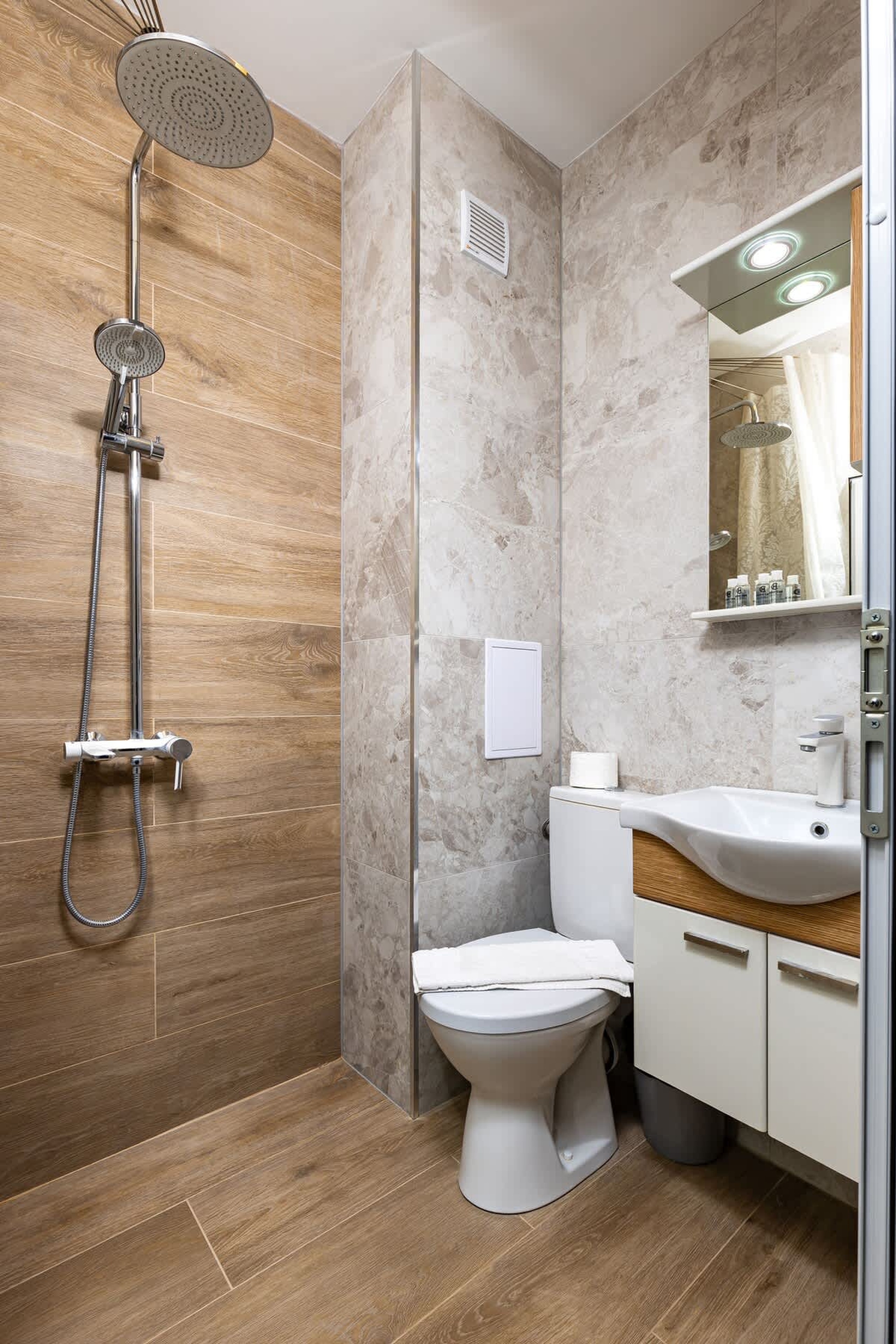 Scoutaround White Logo