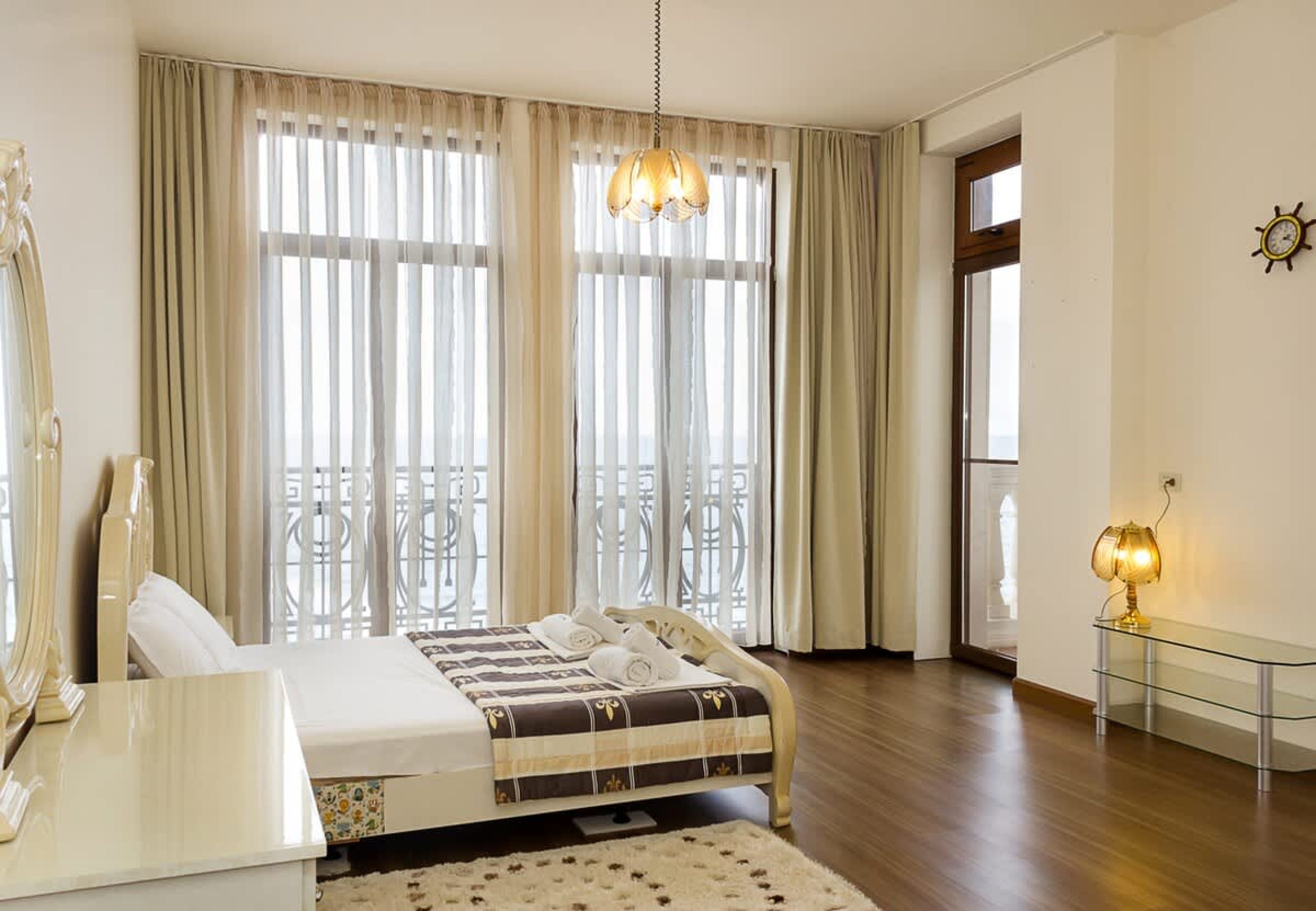 Scoutaround White Logo