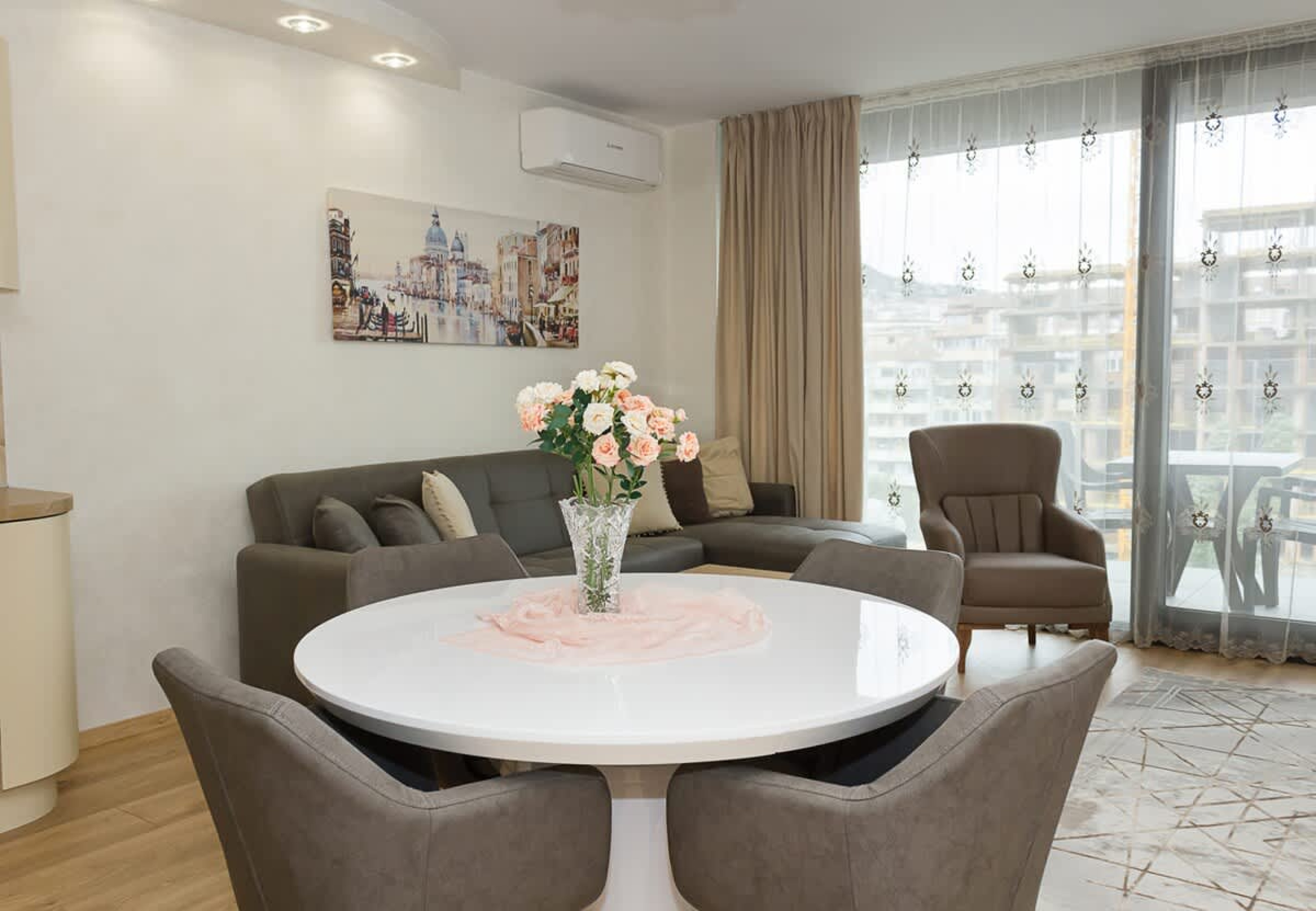 Scoutaround White Logo