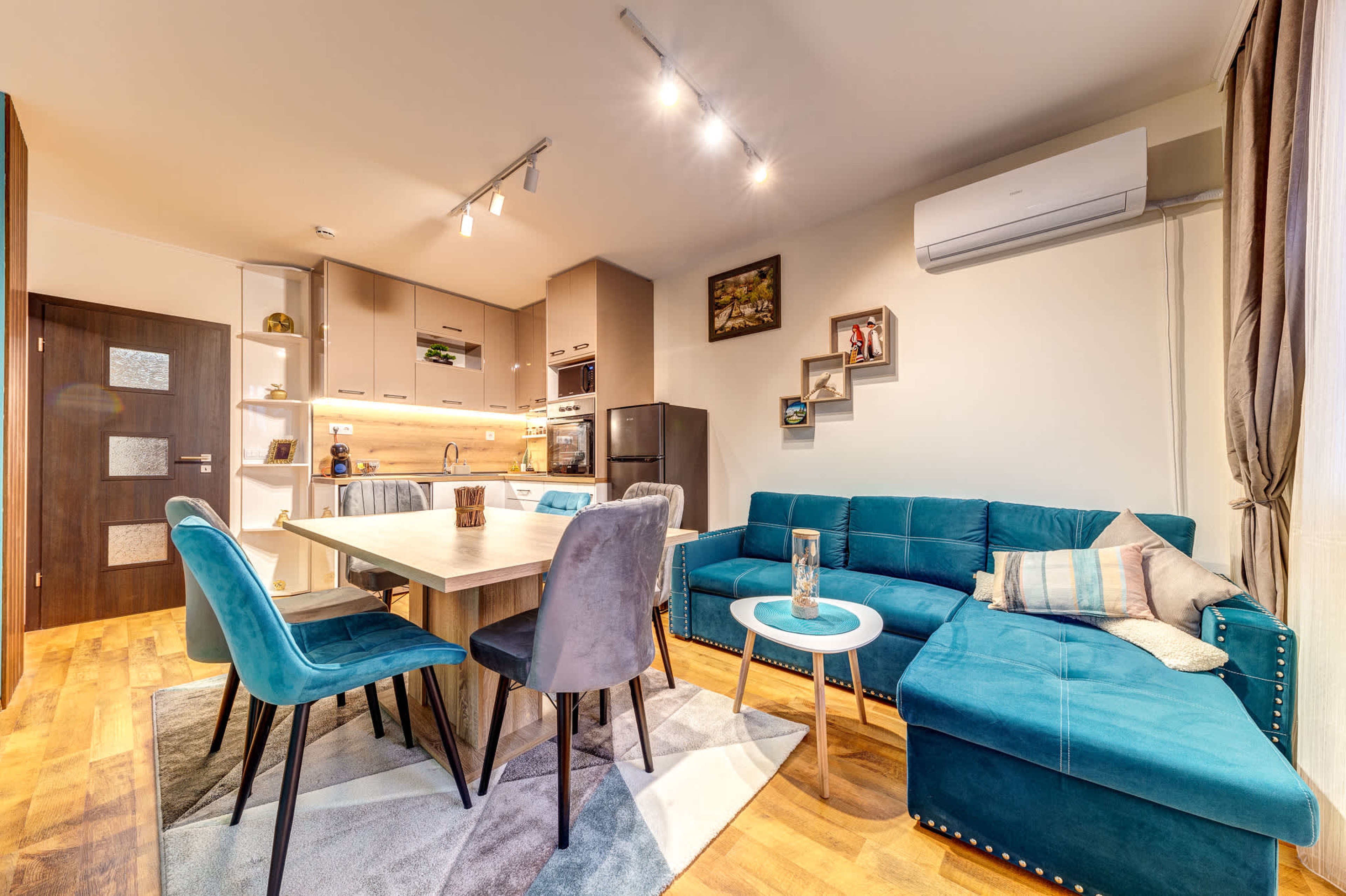 Scoutaround White Logo