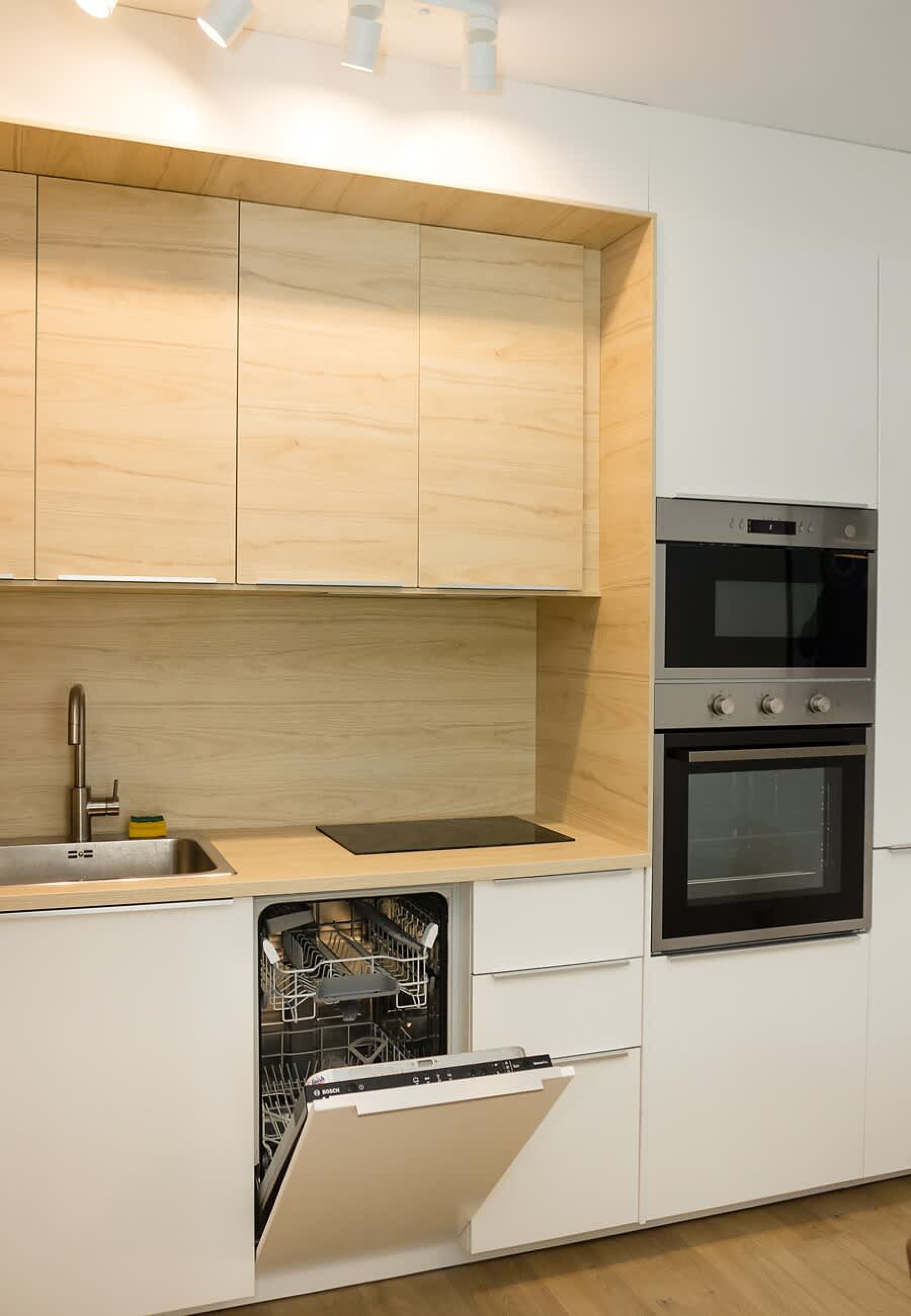 Scoutaround White Logo