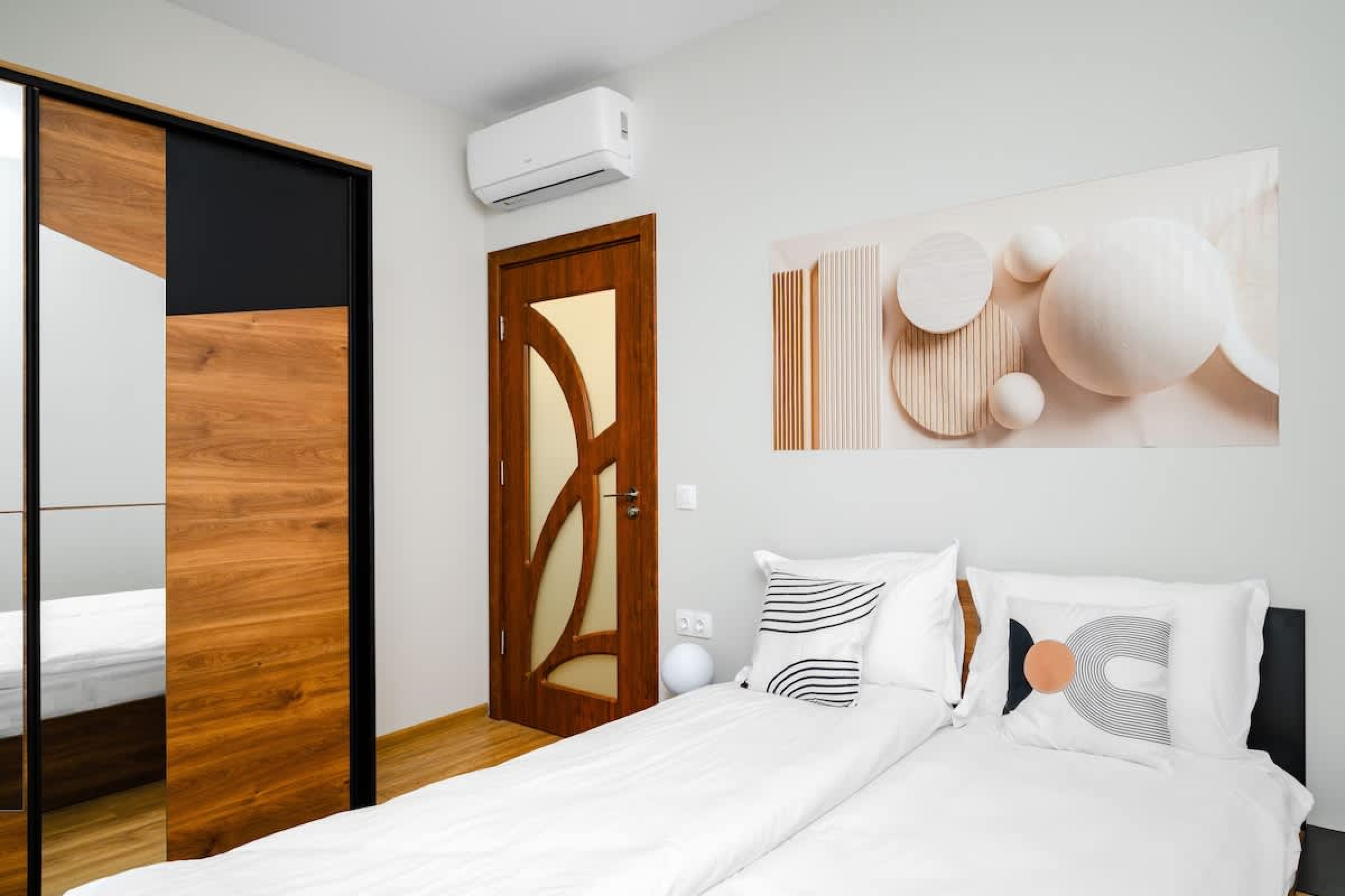 Scoutaround White Logo