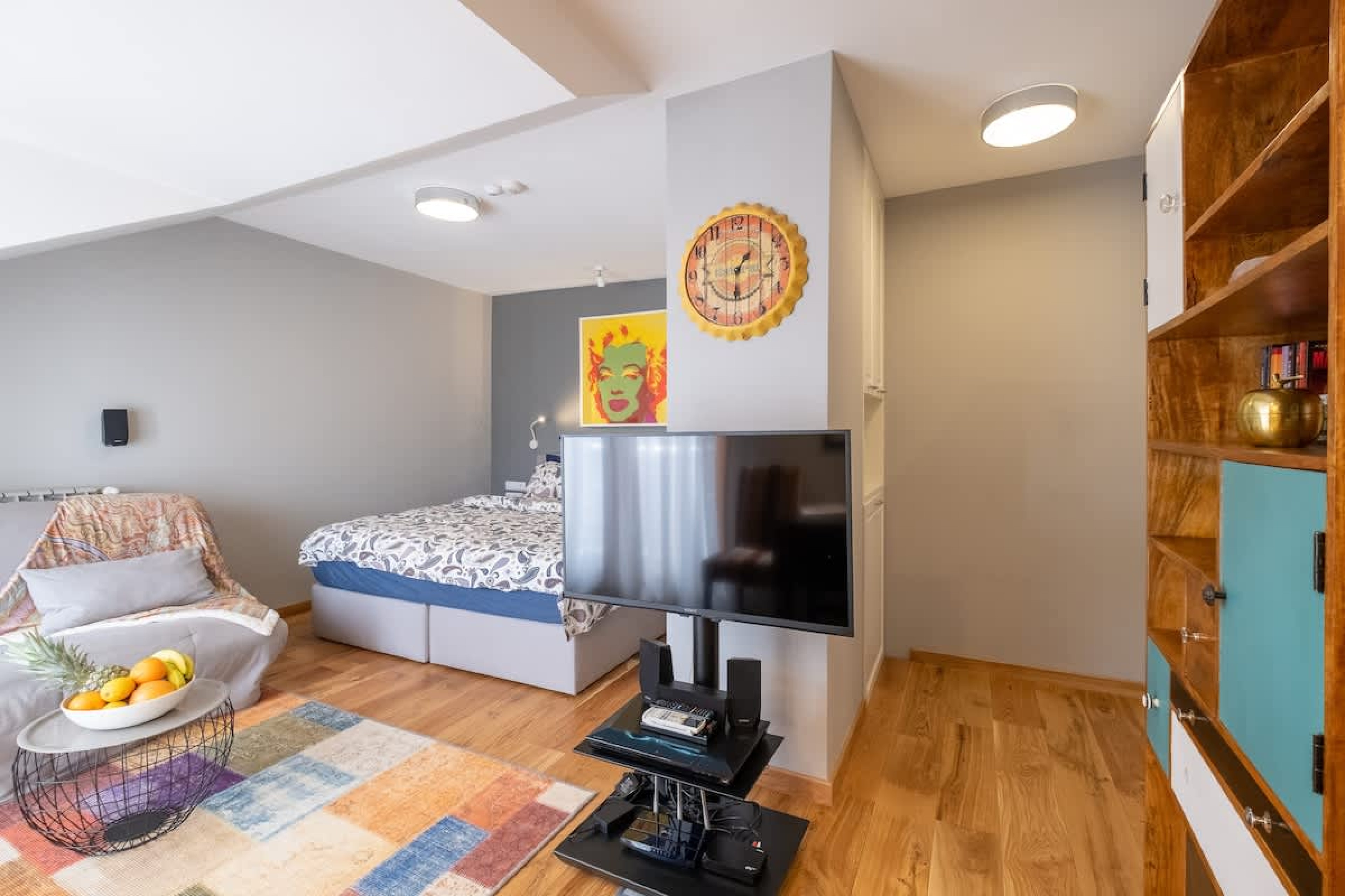 Scoutaround White Logo