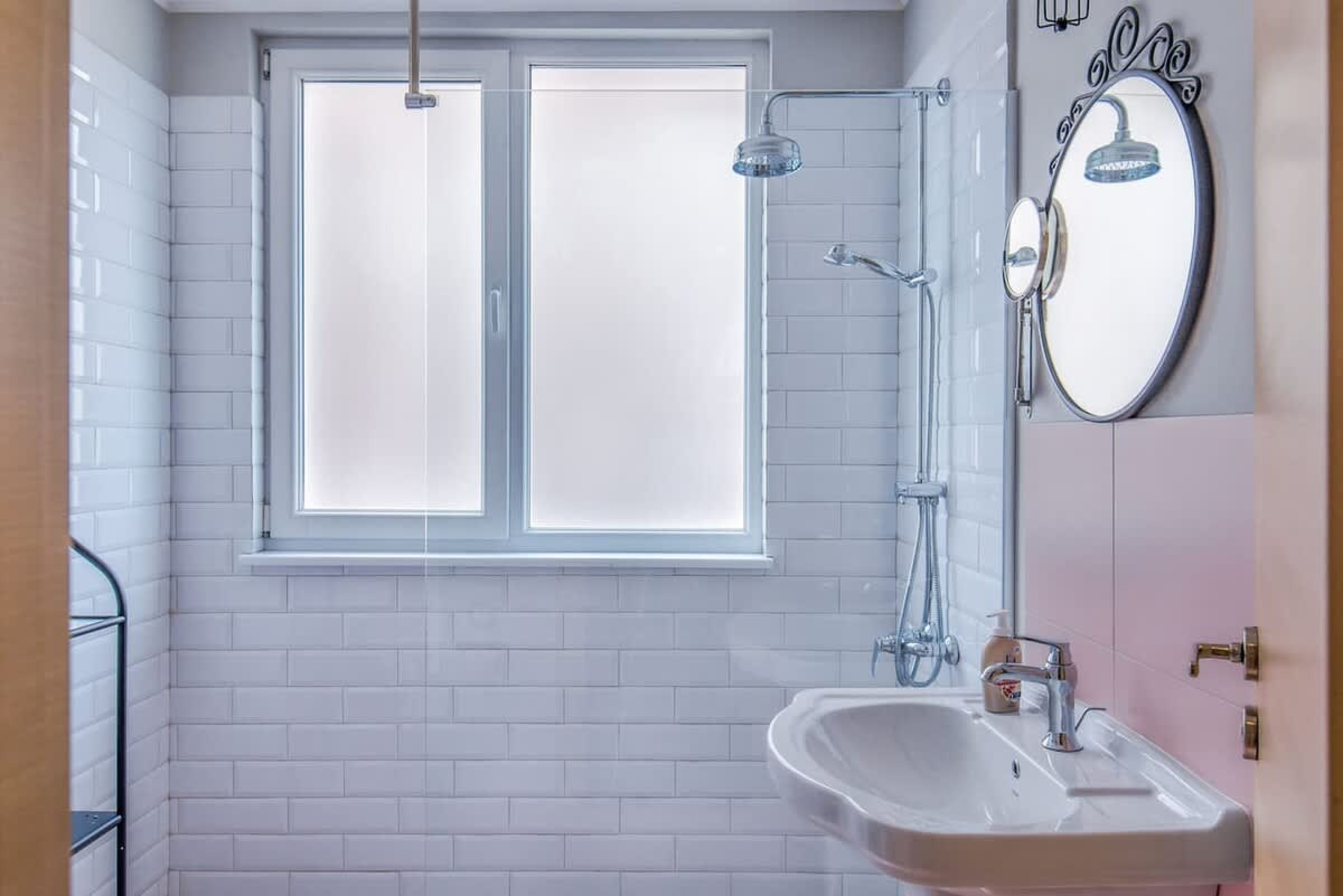 Scoutaround White Logo