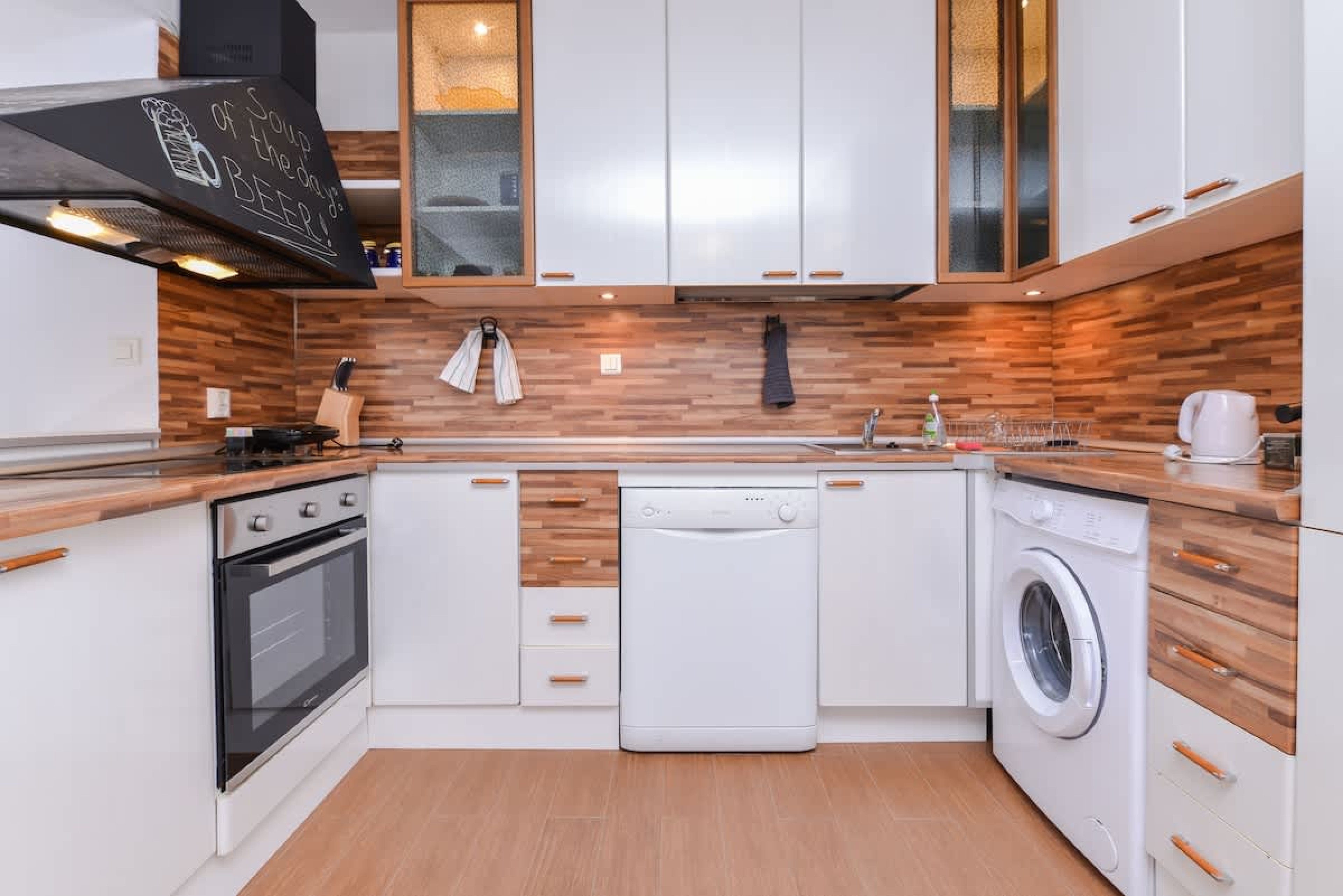 Eleganto - Central 2BD Stylish Apartment - Photo 5