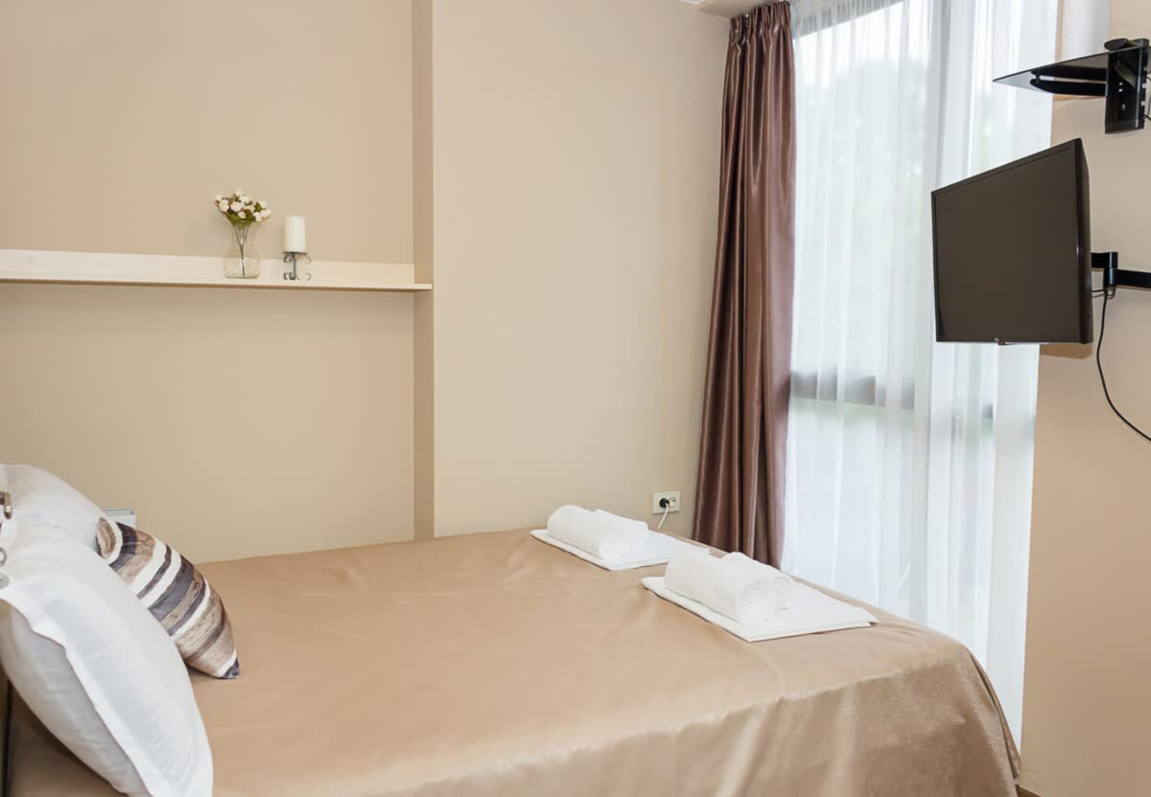 Scoutaround White Logo