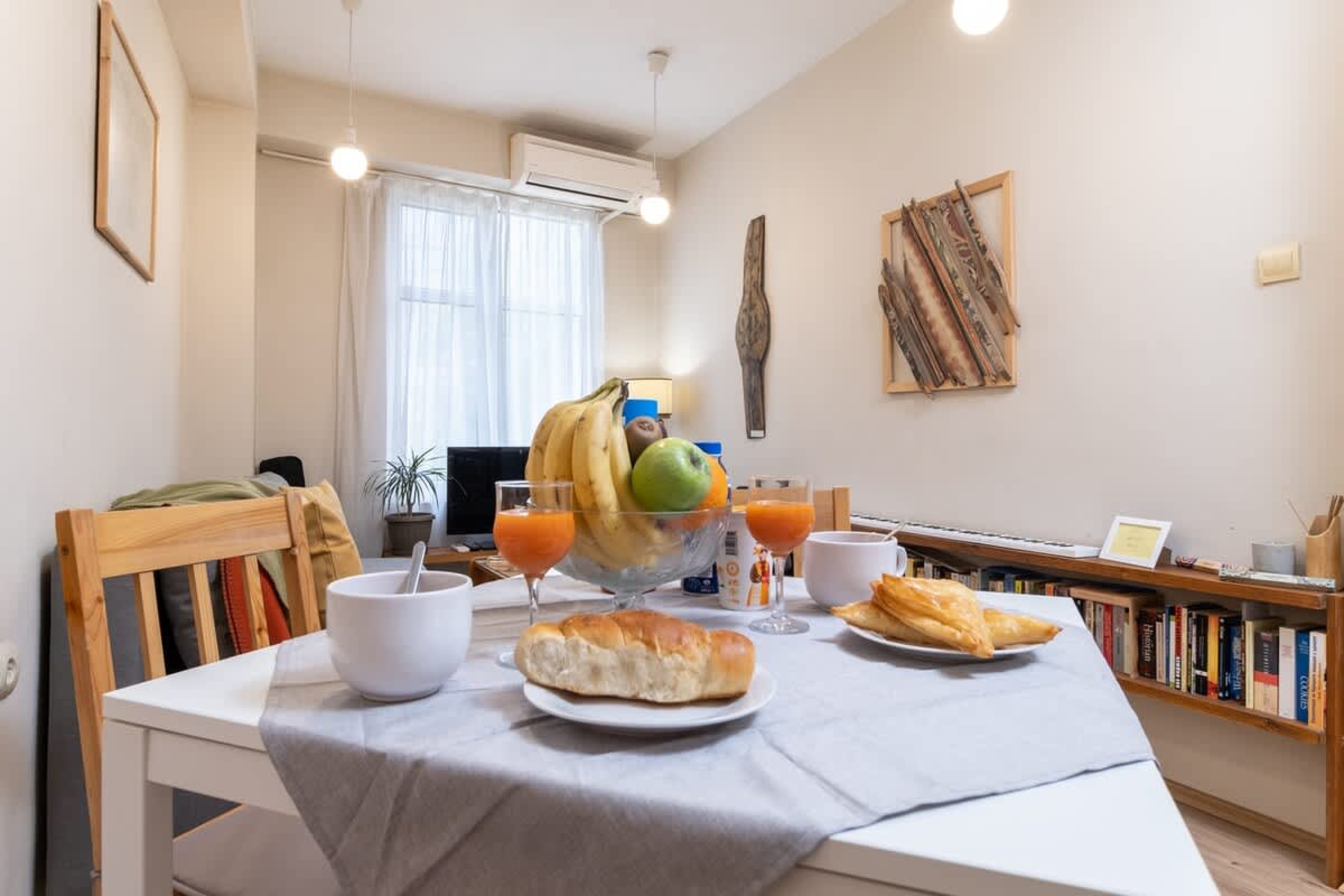 Scoutaround White Logo