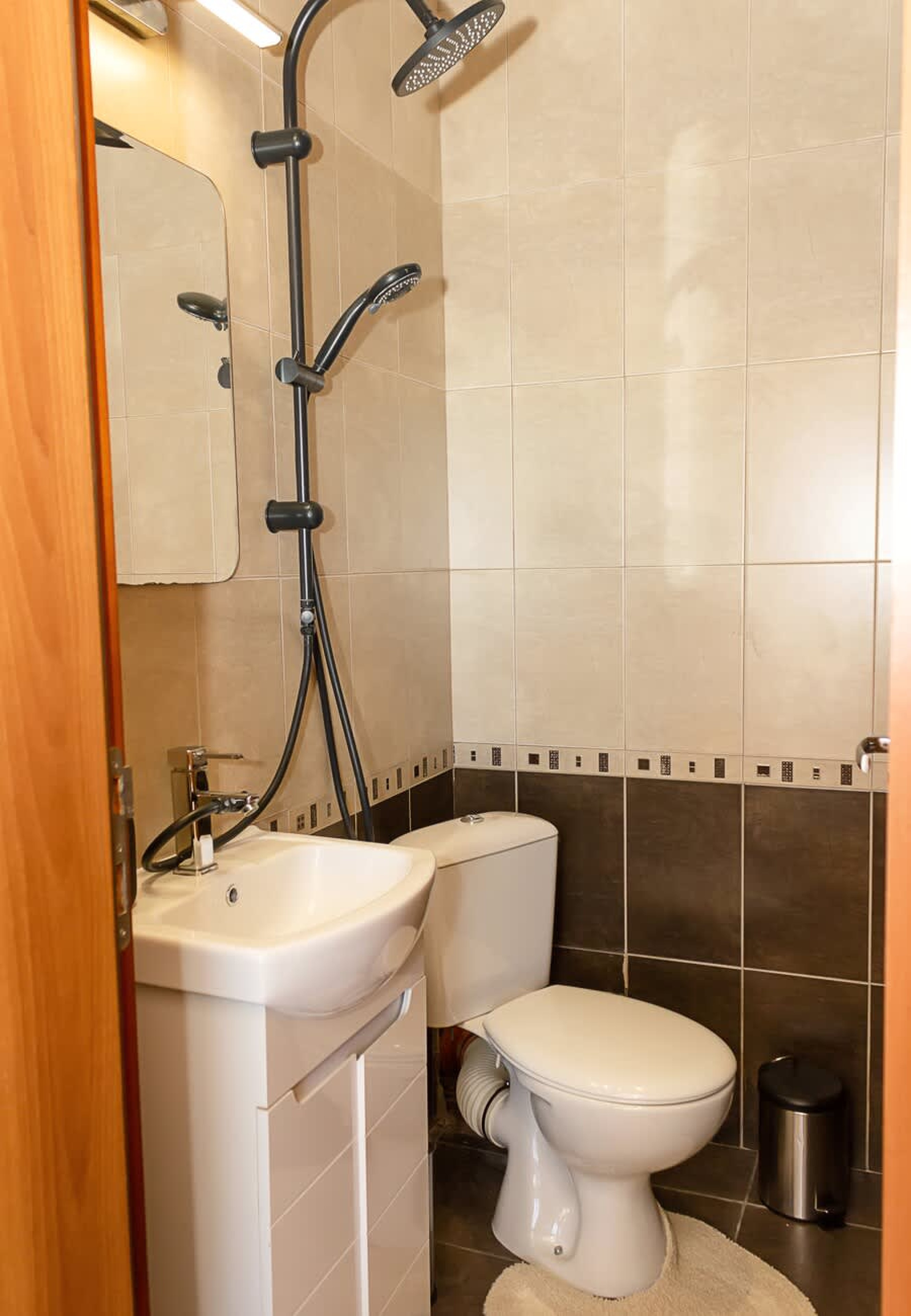 Scoutaround White Logo