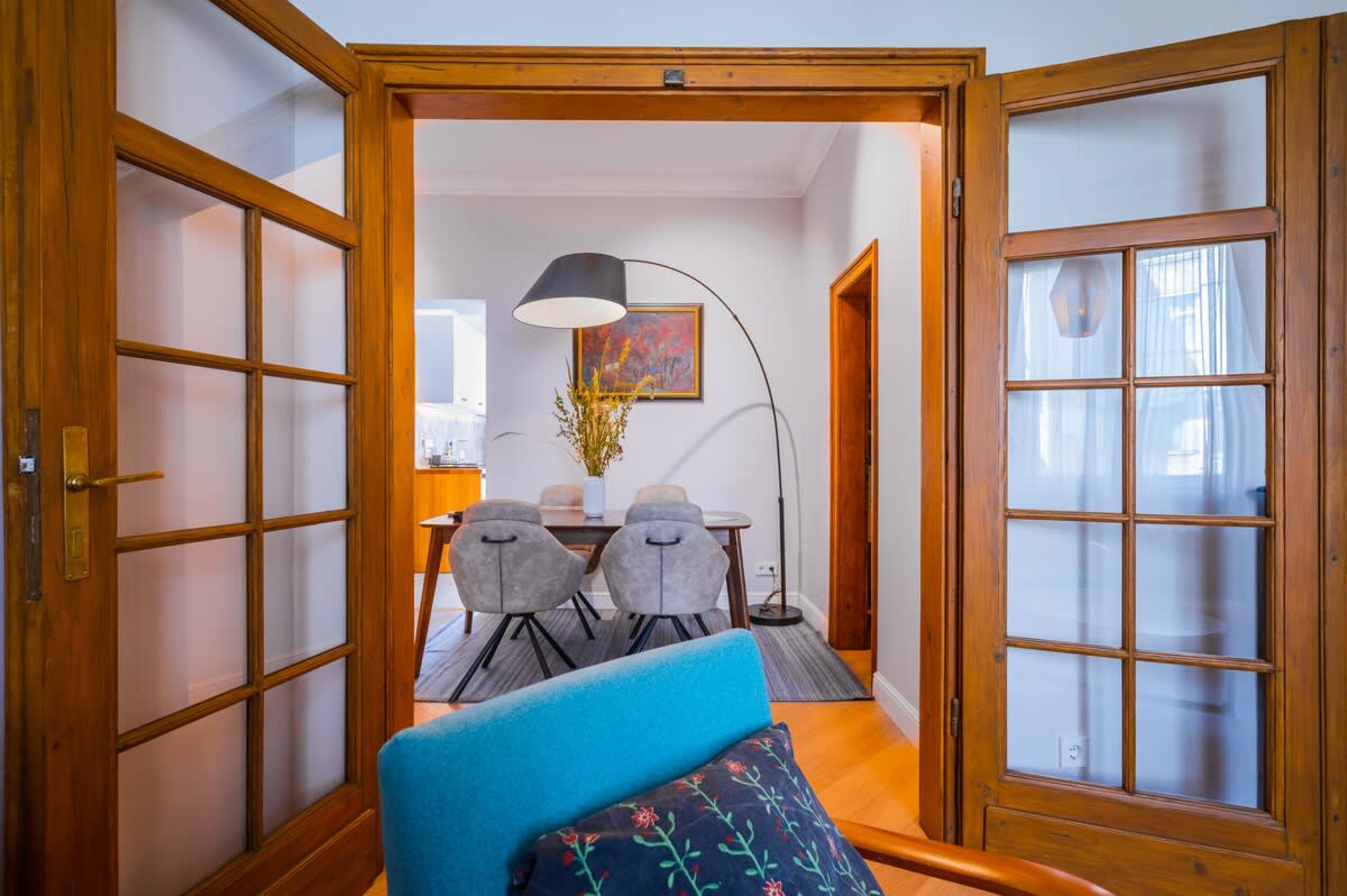 Scoutaround White Logo