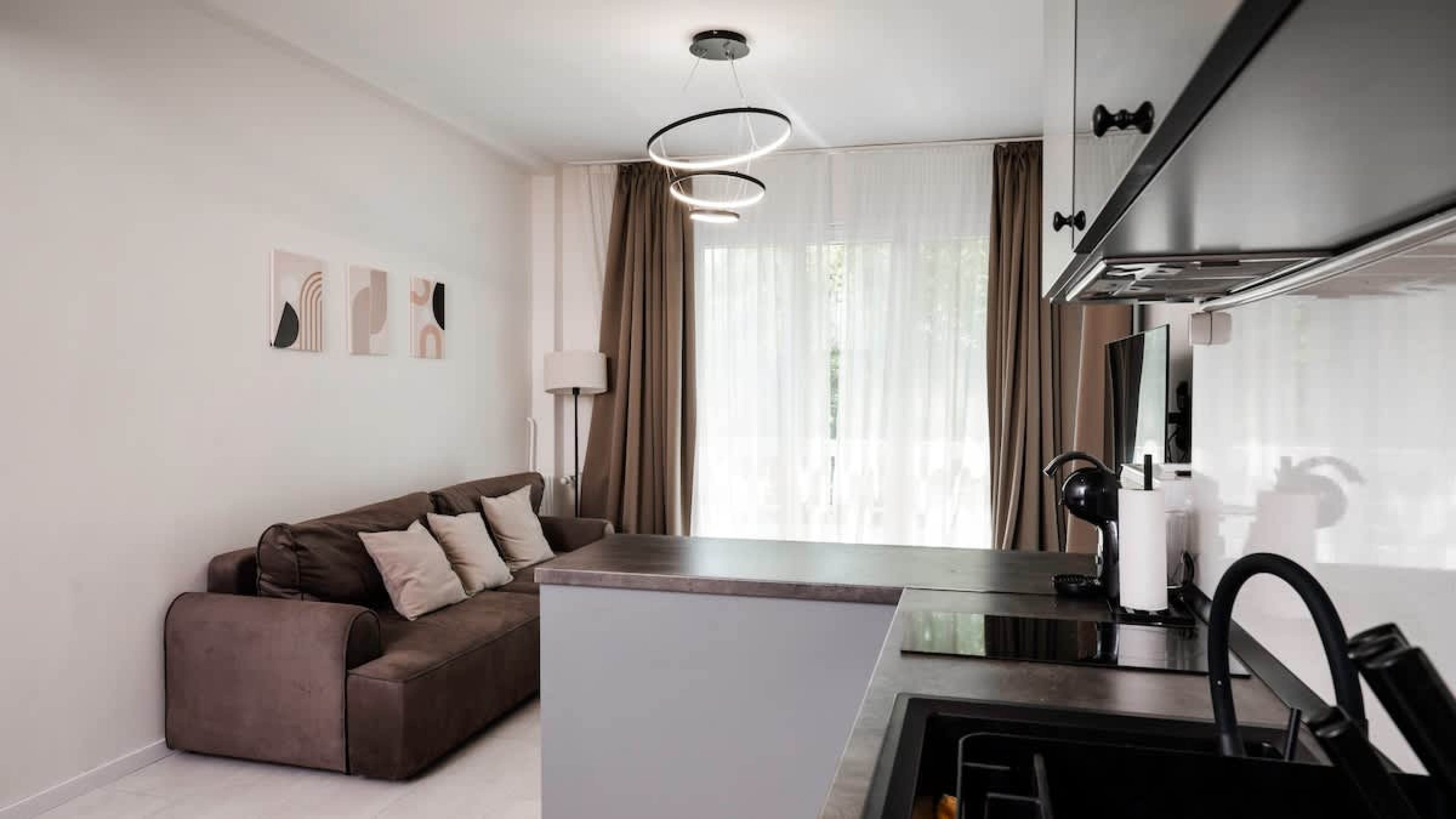 Scoutaround White Logo