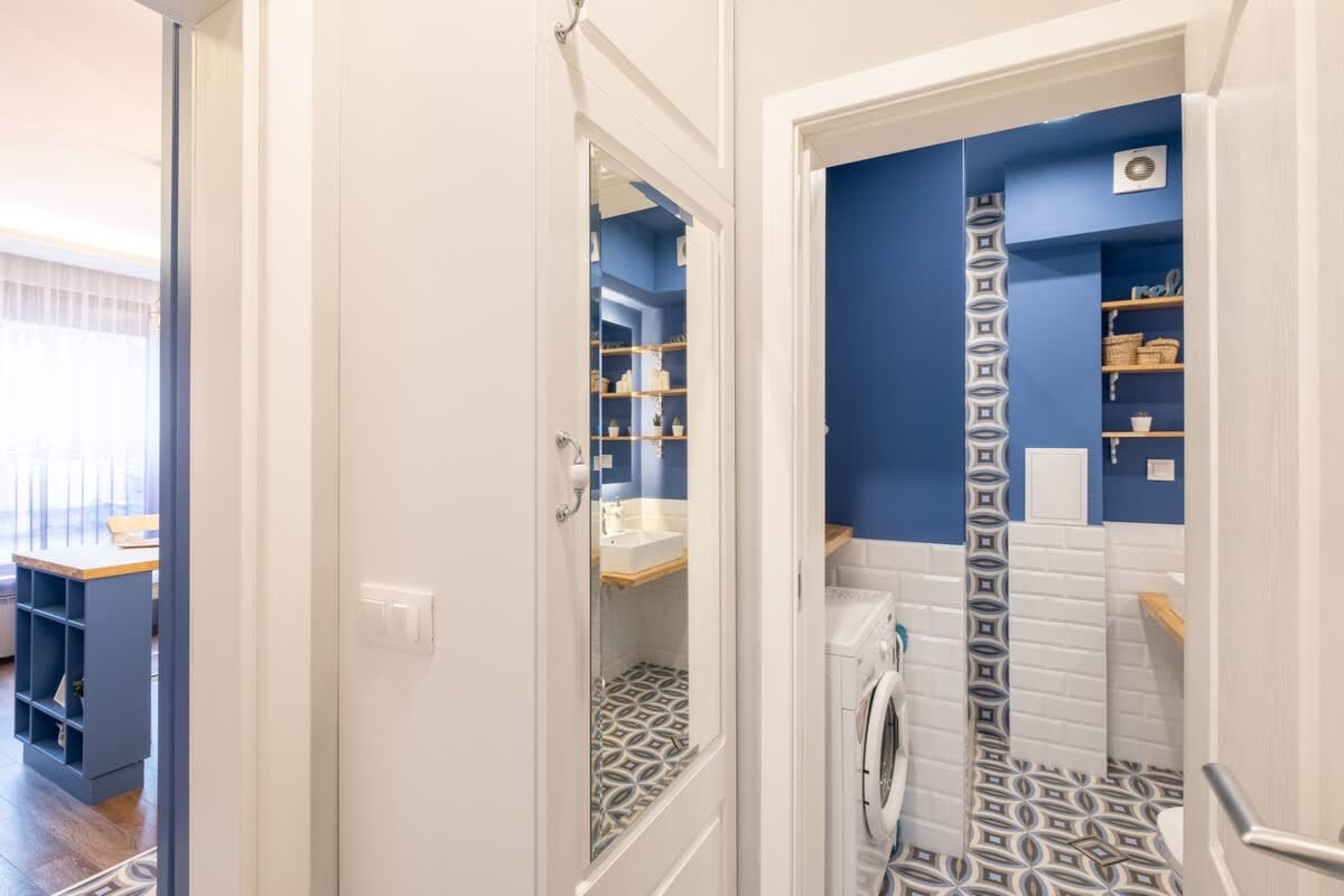 Scoutaround White Logo