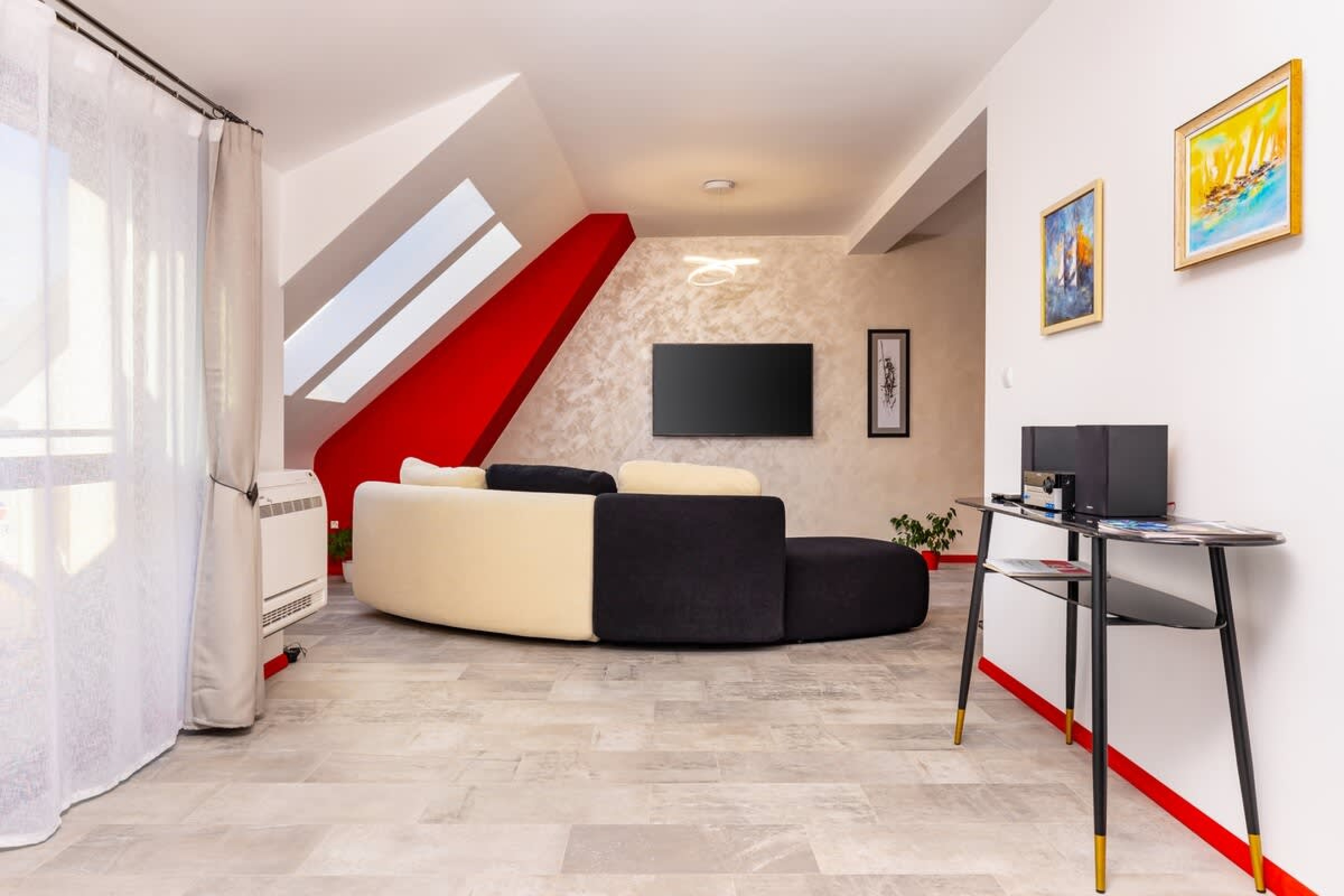 Scoutaround White Logo