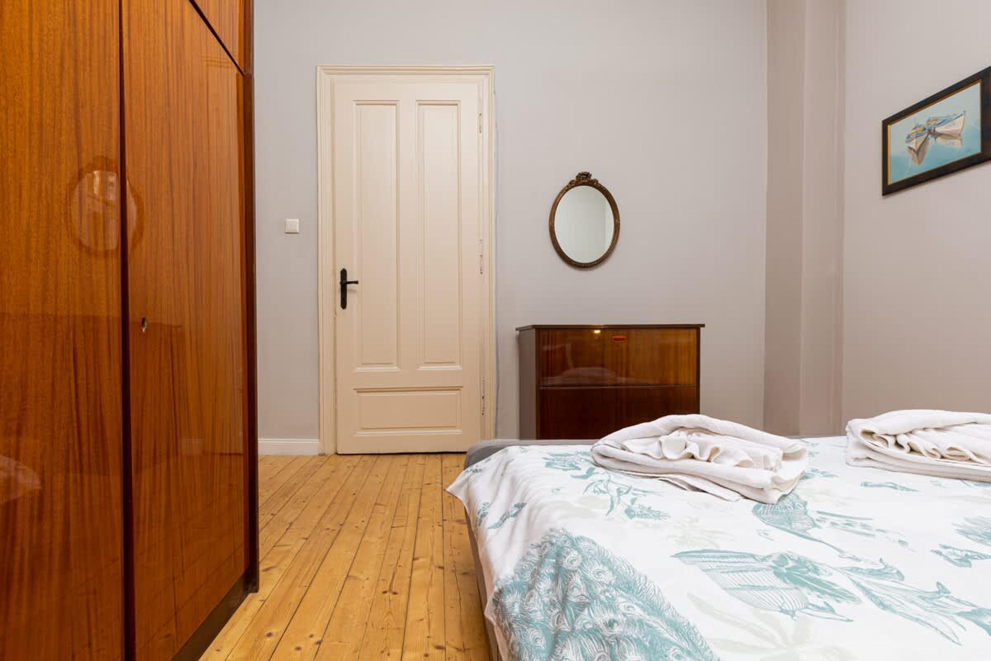 The Old Town Vintage 2-Bedroom Jewel - Photo 26