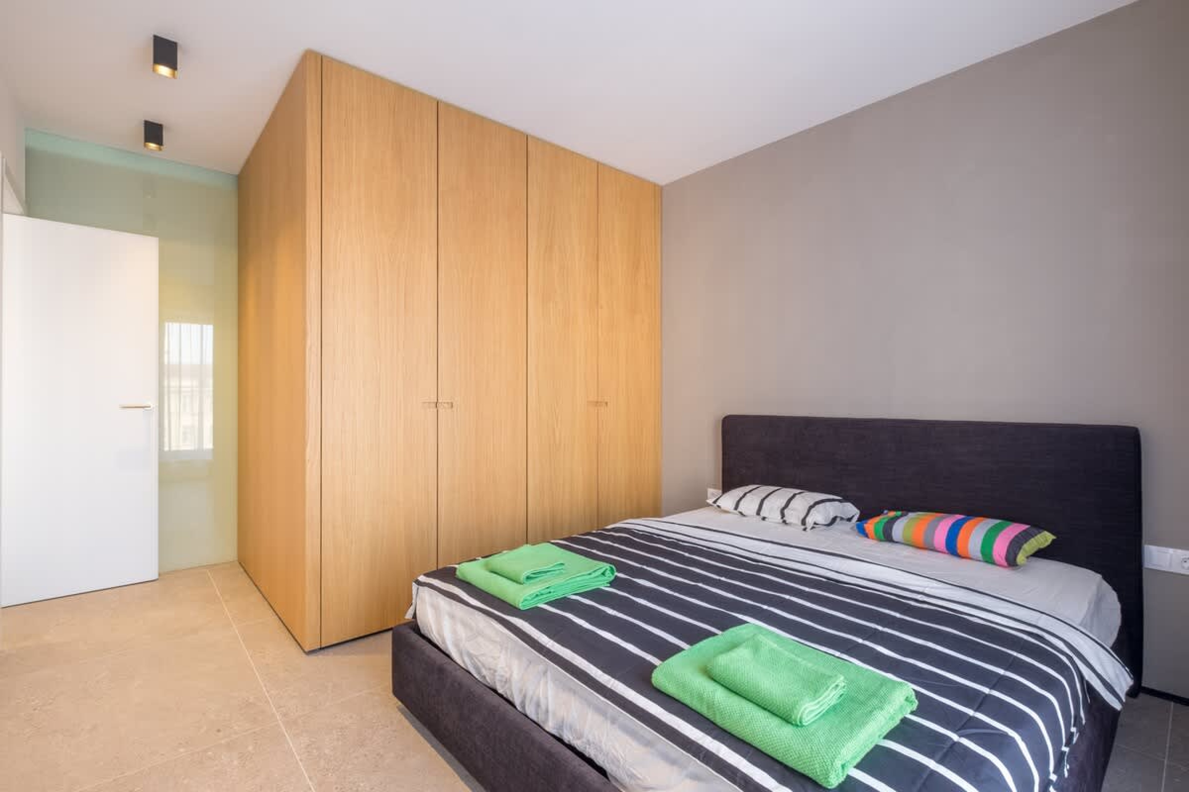 Scoutaround White Logo