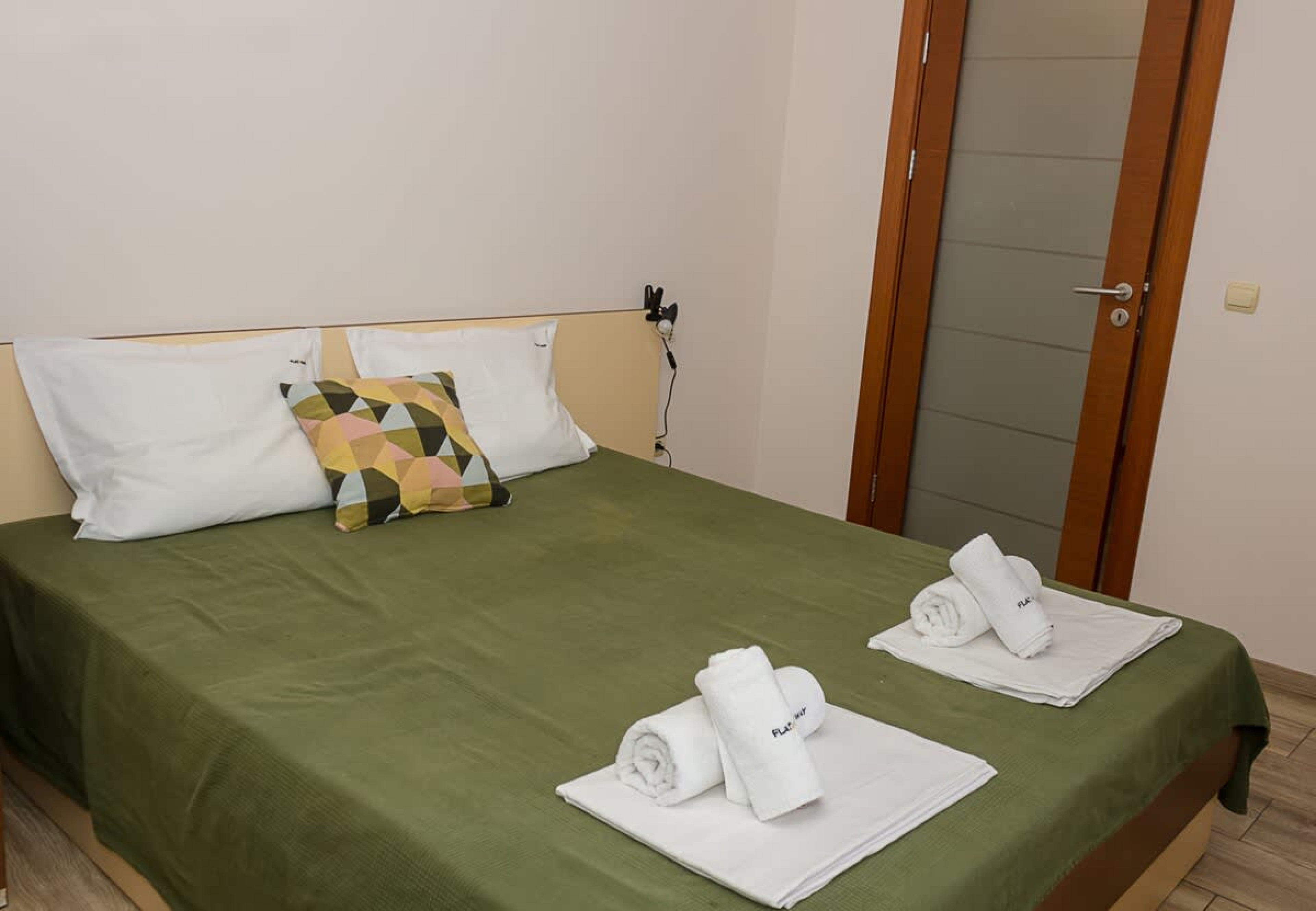 Scoutaround White Logo