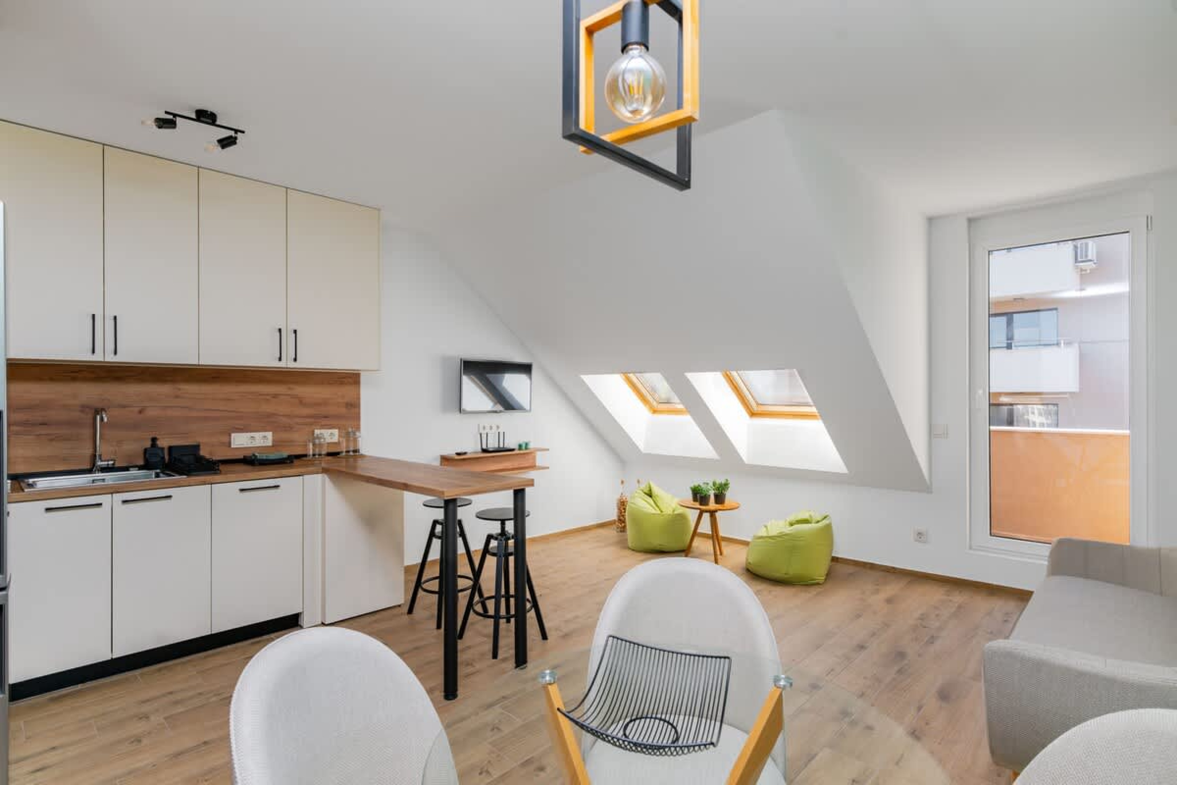 Scoutaround White Logo