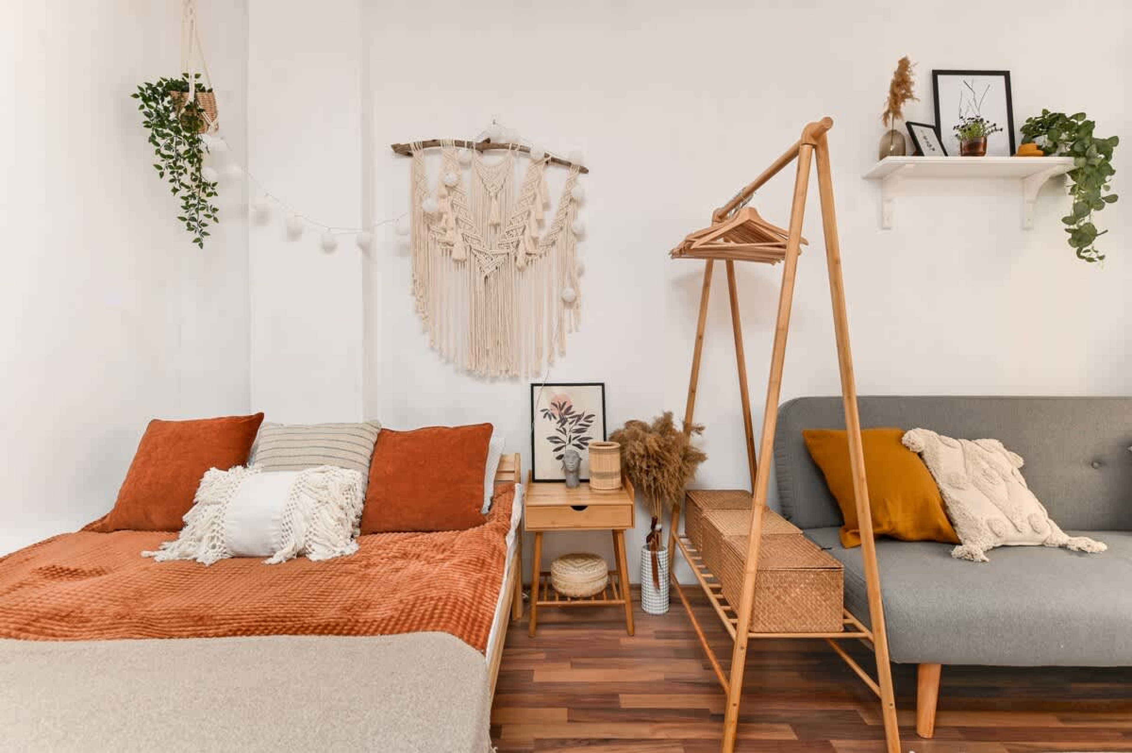 Scoutaround White Logo