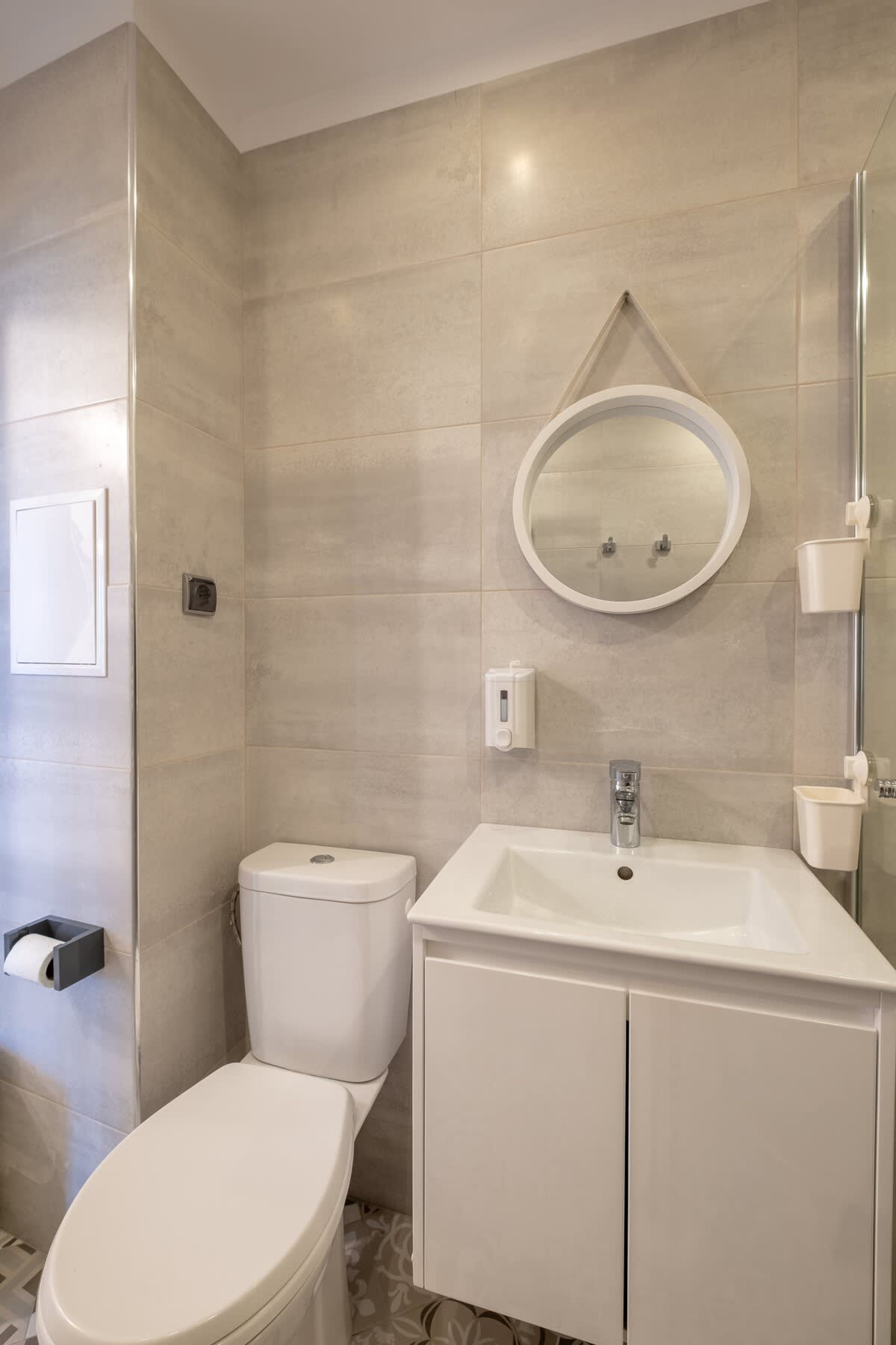 Scoutaround White Logo