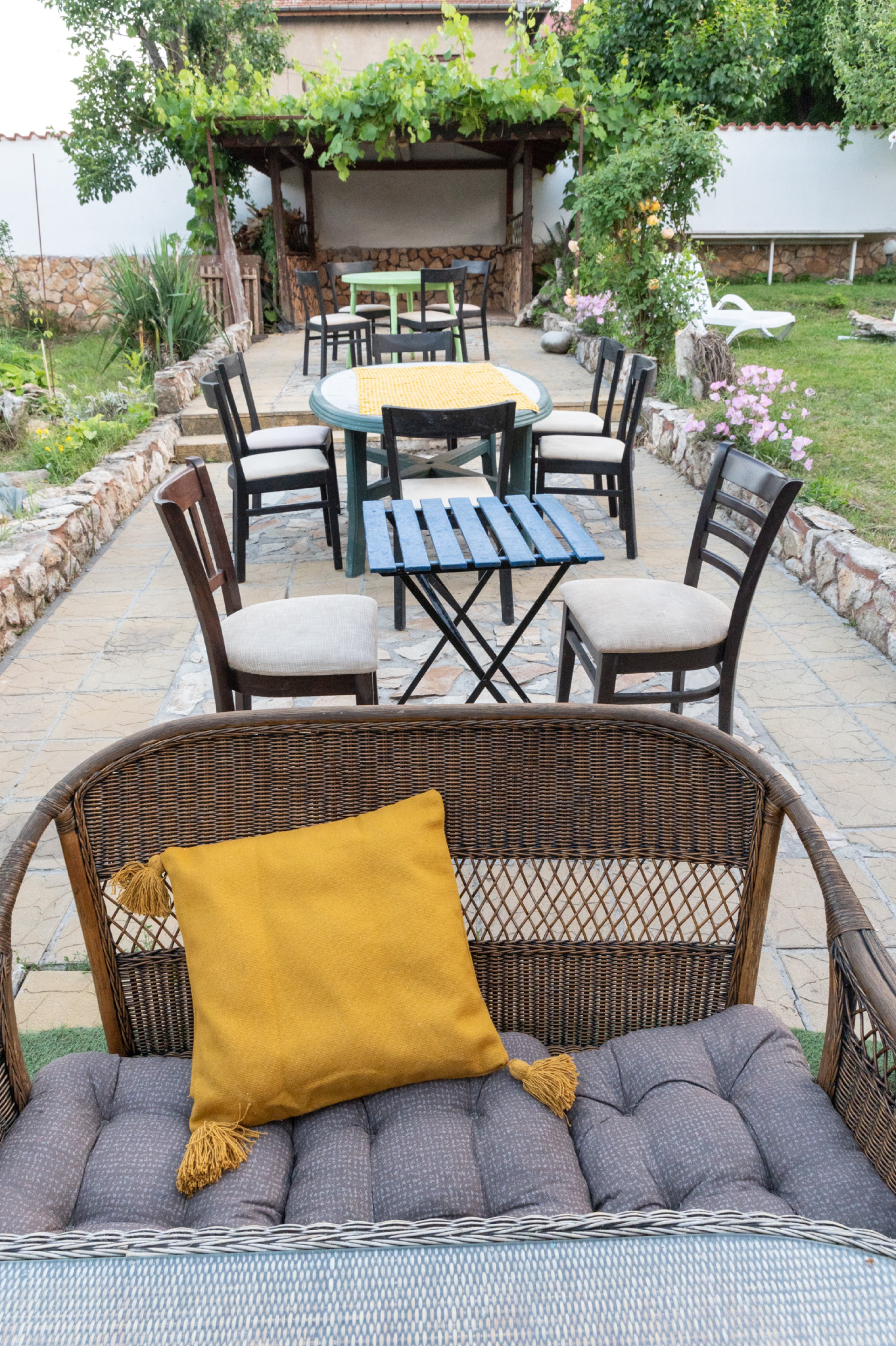 Scoutaround White Logo