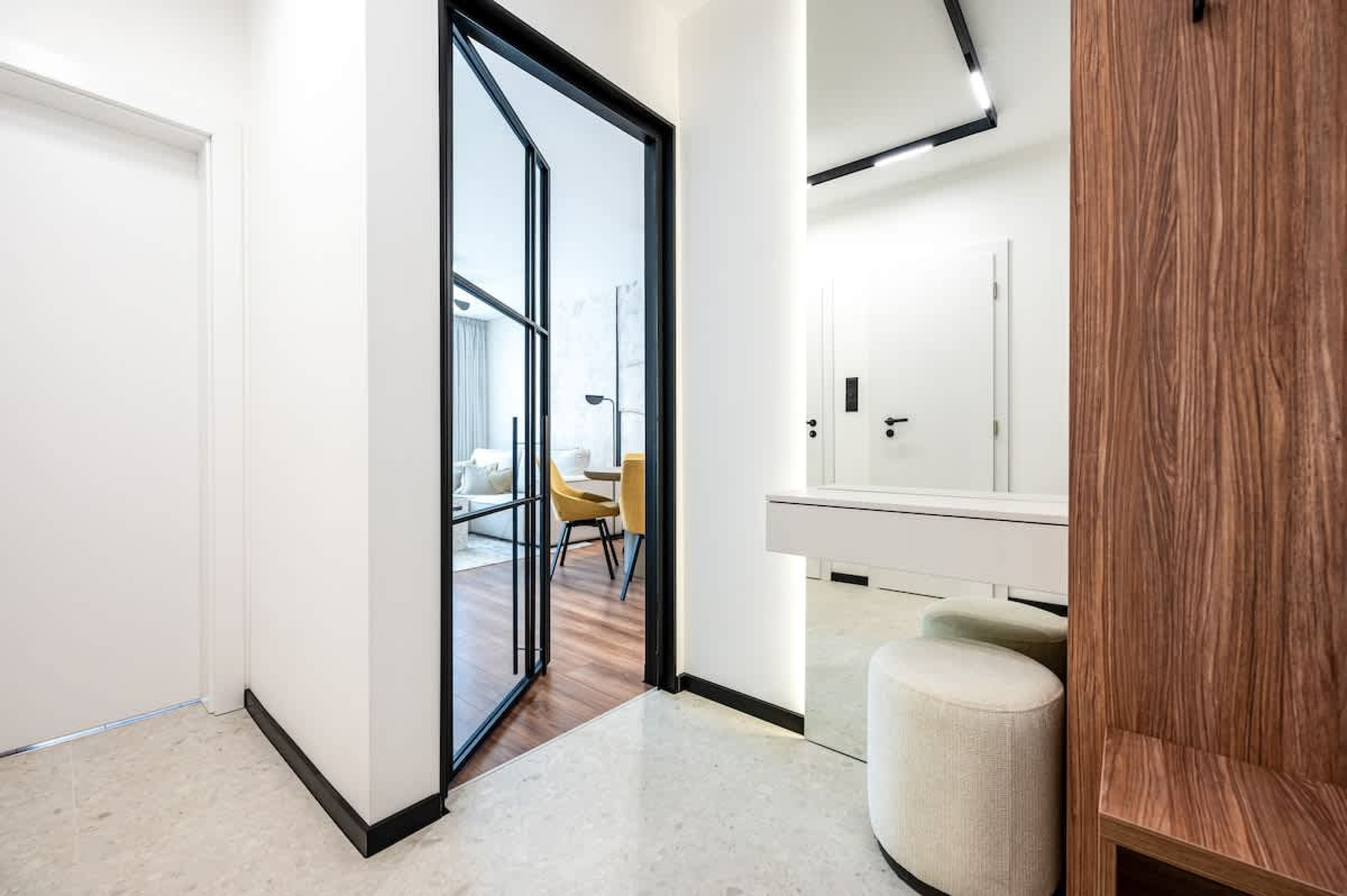 Scoutaround White Logo