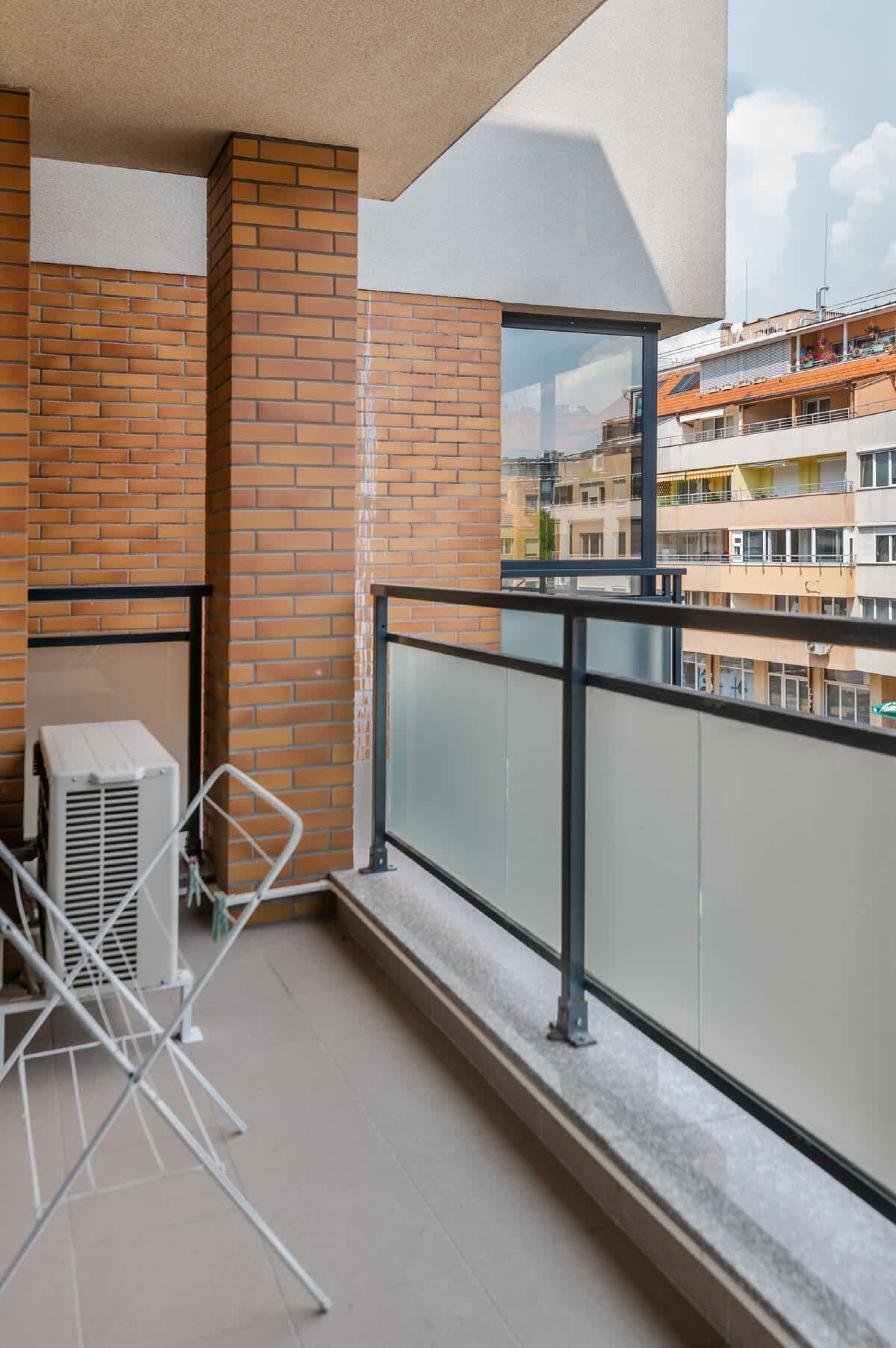 Scoutaround White Logo