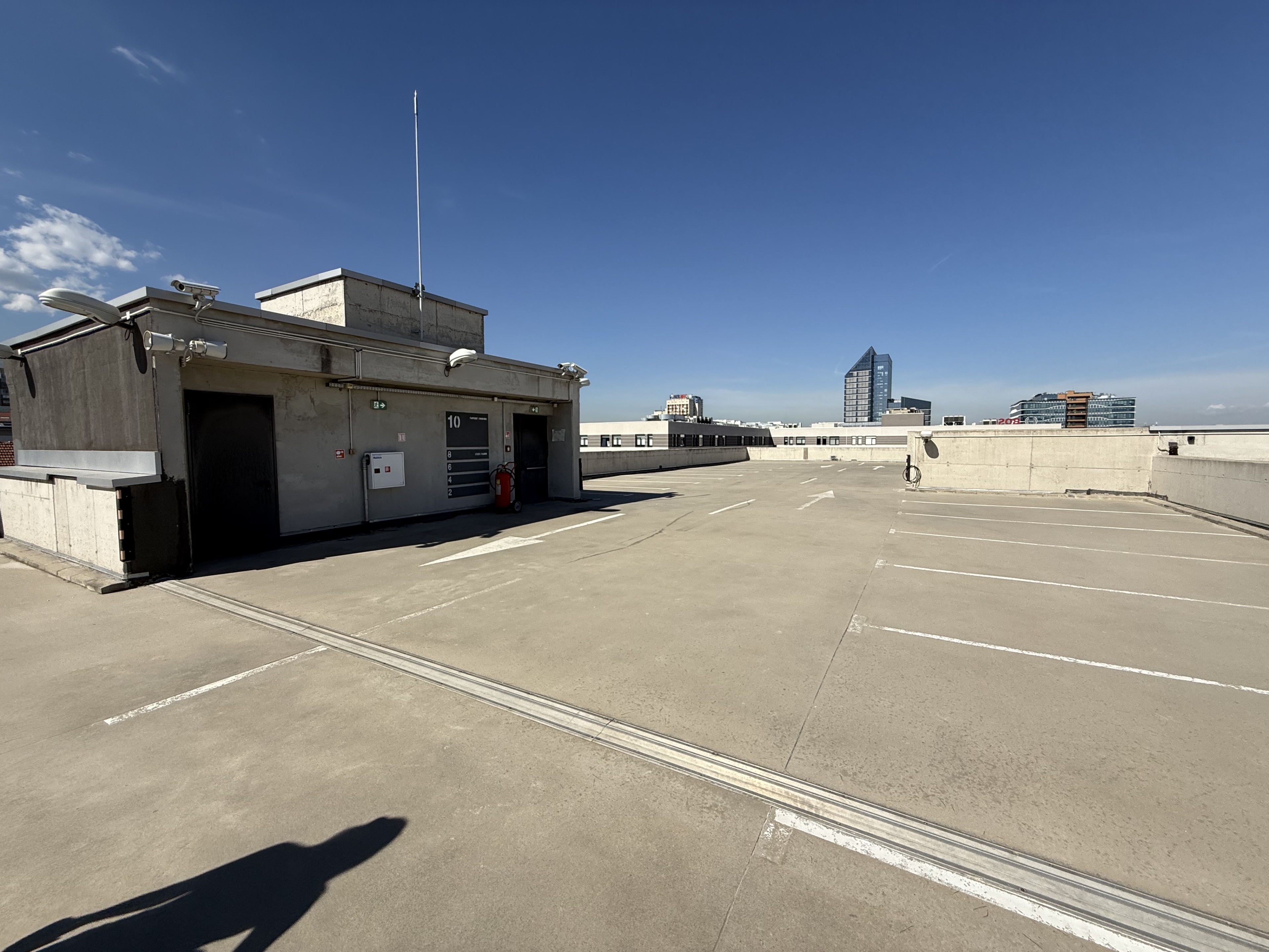 Scoutaround White Logo