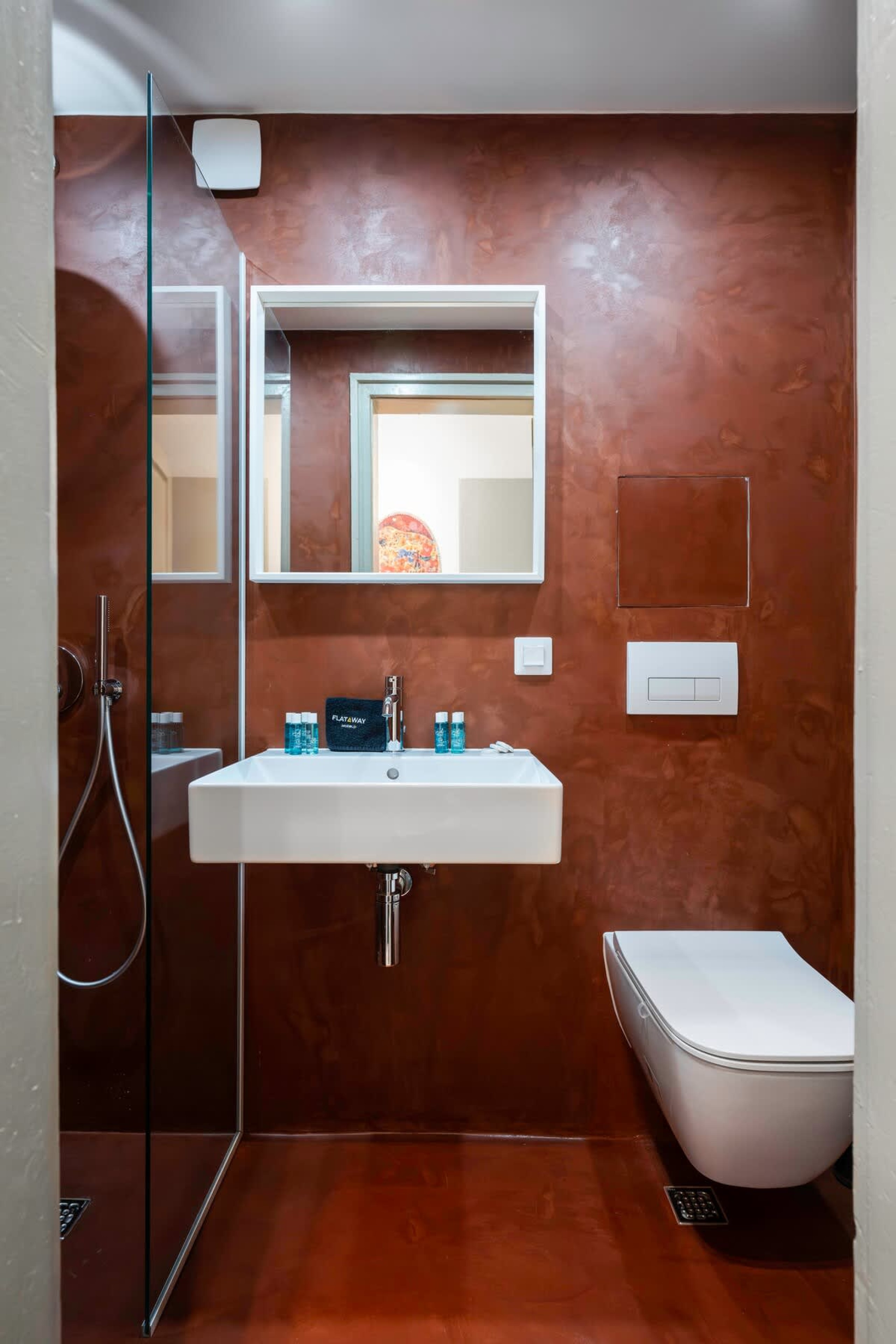 Scoutaround White Logo