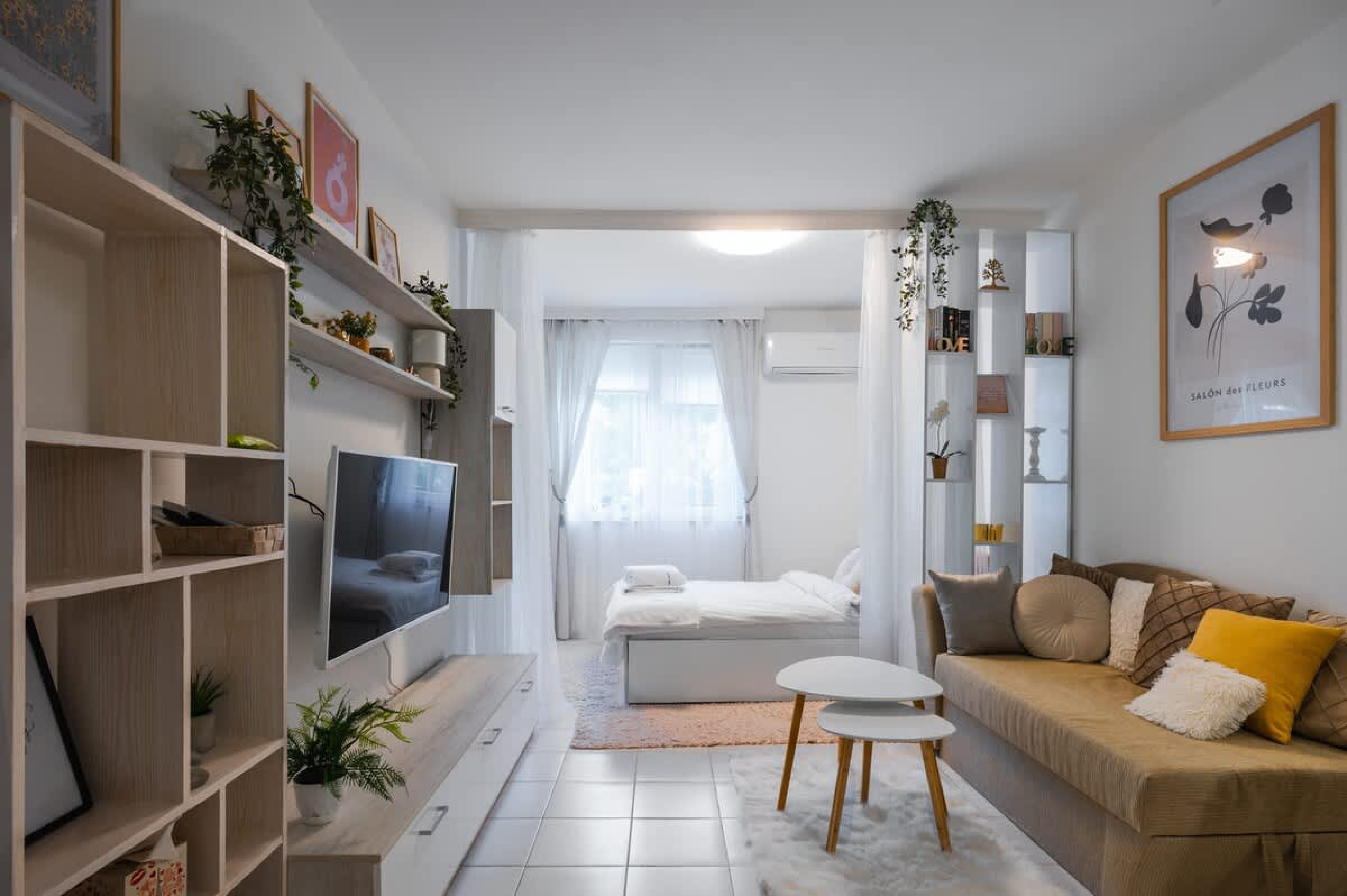 Scoutaround White Logo