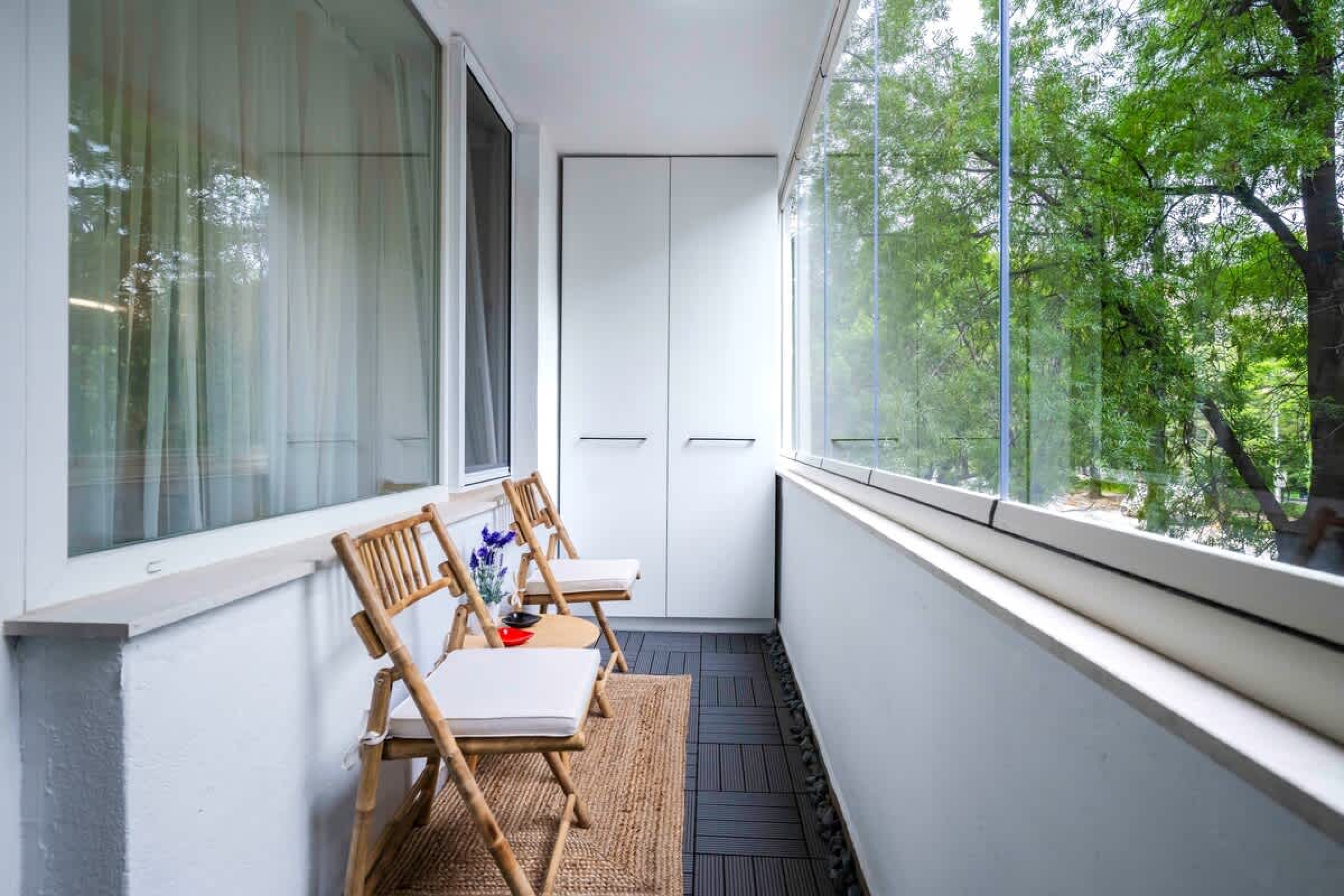 Silver Gem  1BD with desk and balcony - Photo 15