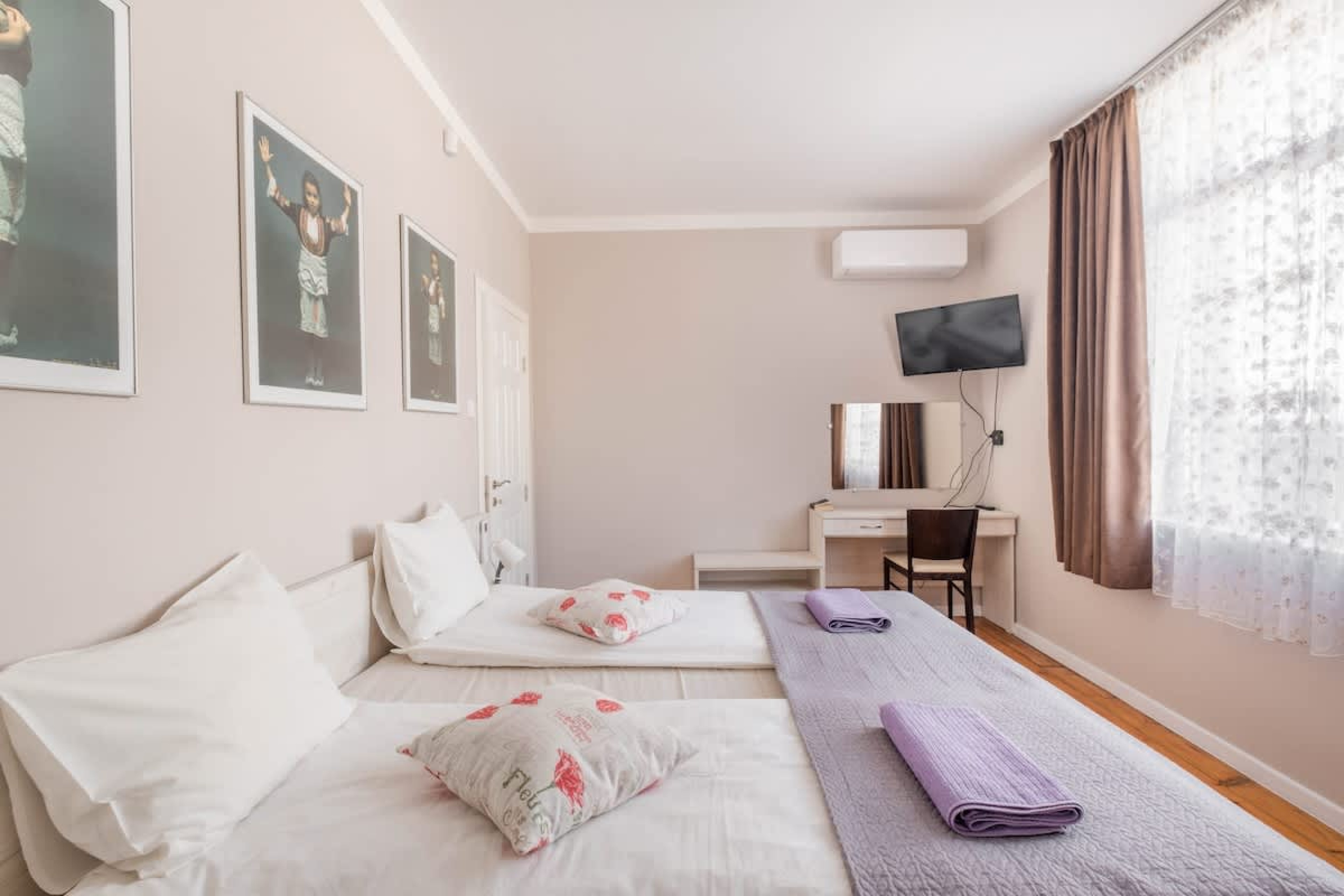 Scoutaround White Logo