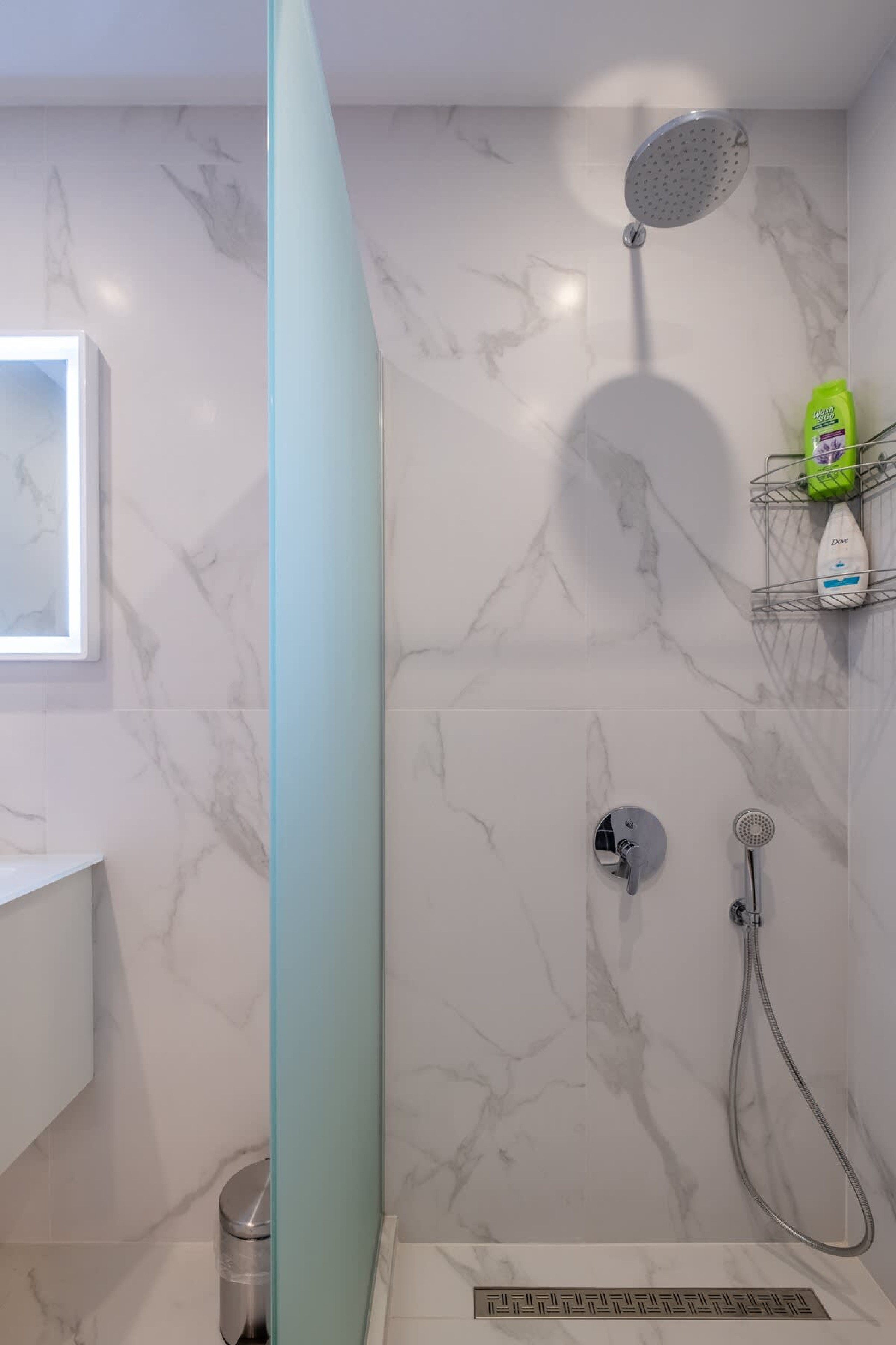 Scoutaround White Logo