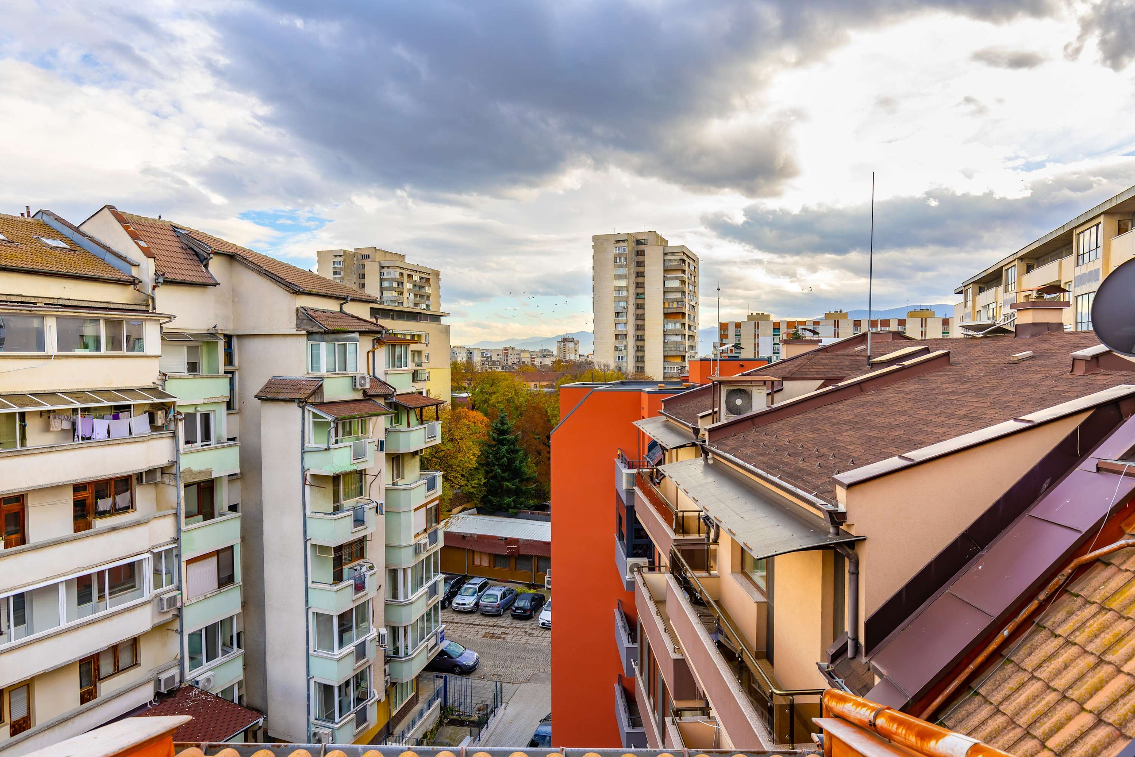 Scoutaround White Logo